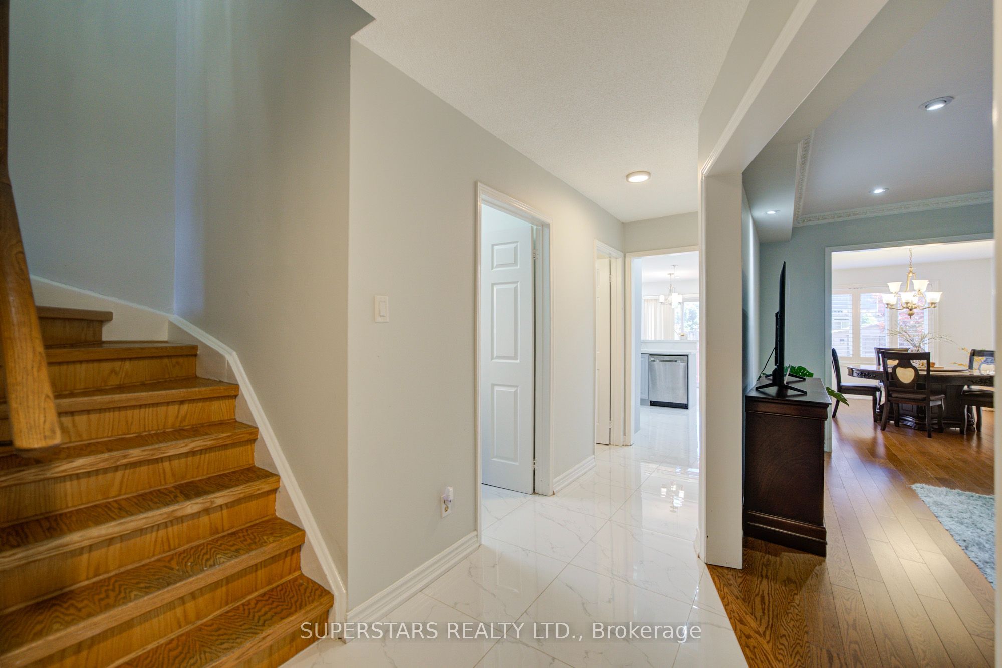 75 Marydale Avenue Property Photo 13