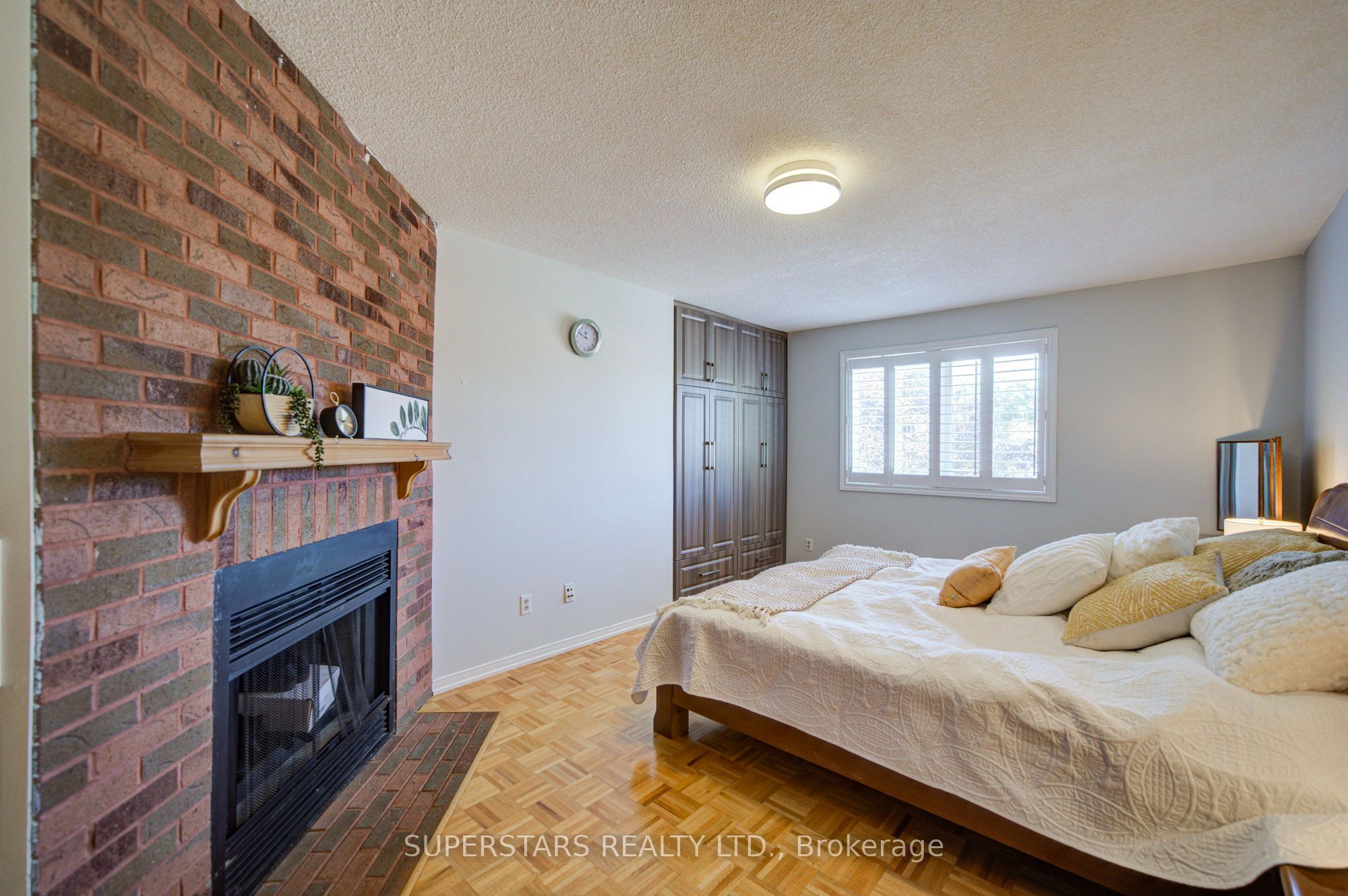 75 Marydale Avenue Property Photo 14