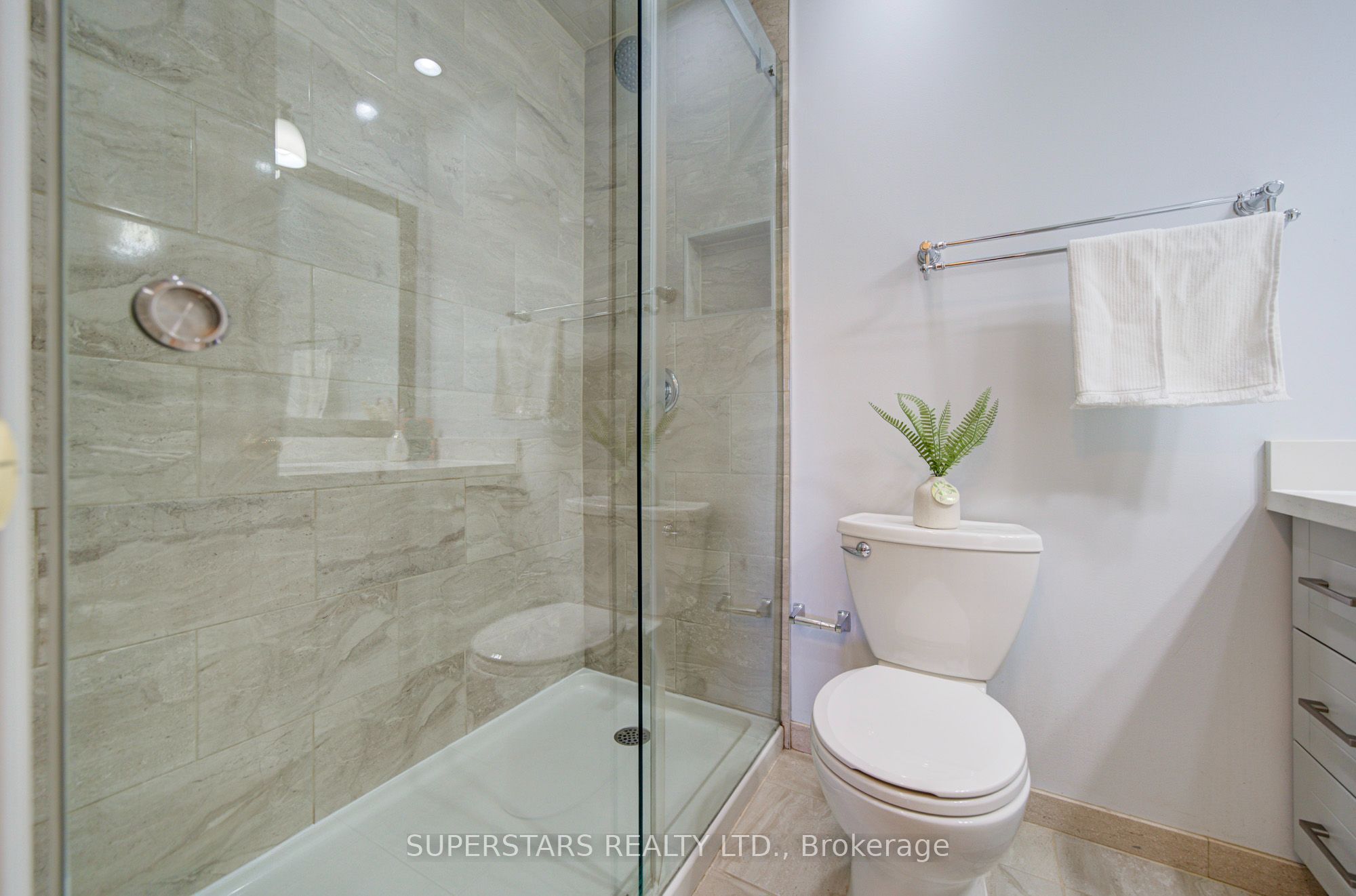 75 Marydale Avenue Property Photo 28