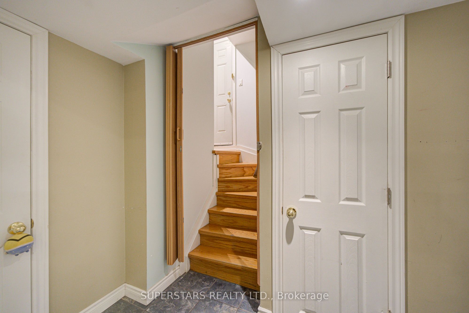75 Marydale Avenue Property Photo 30