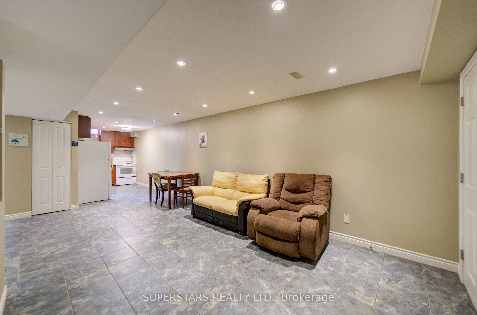 75 Marydale Avenue Property Photo 32
