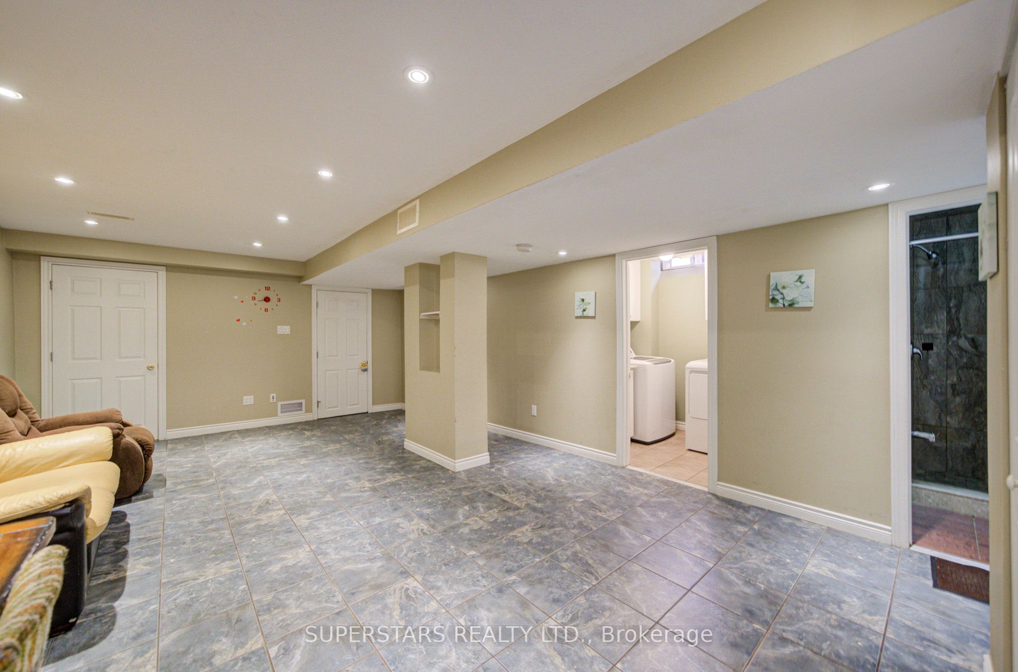 75 Marydale Avenue Property Photo 34