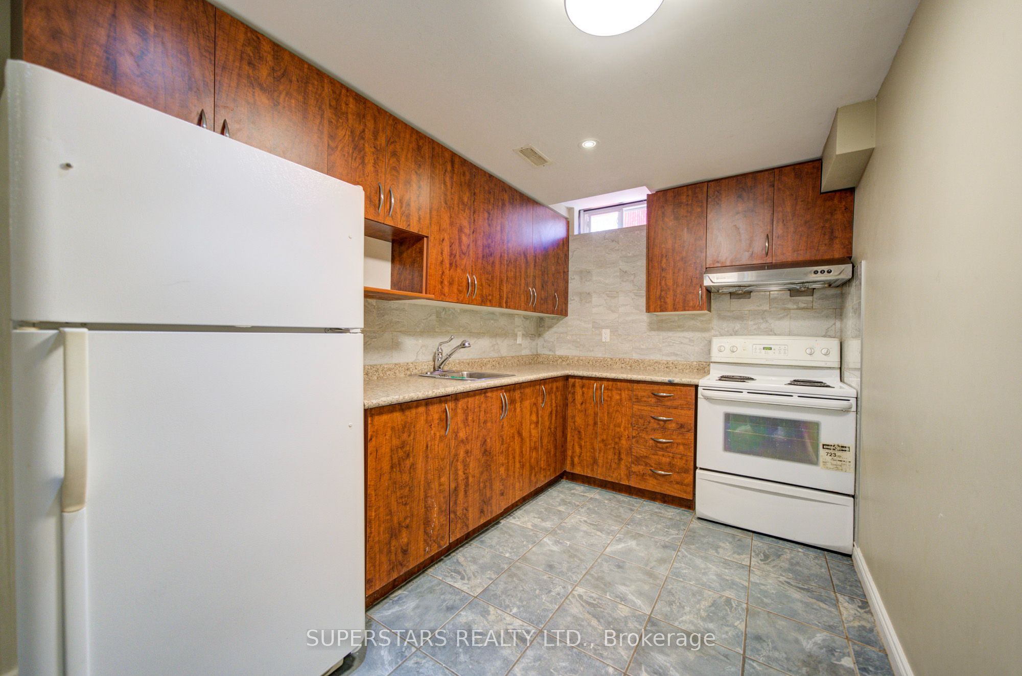 75 Marydale Avenue Property Photo 36