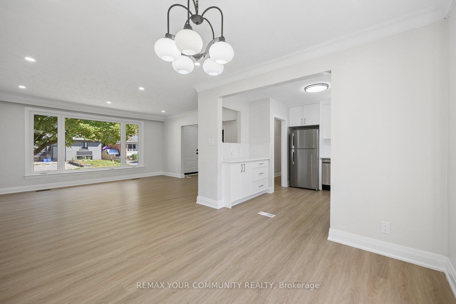 110 Evahill Crescent Property Photo 3