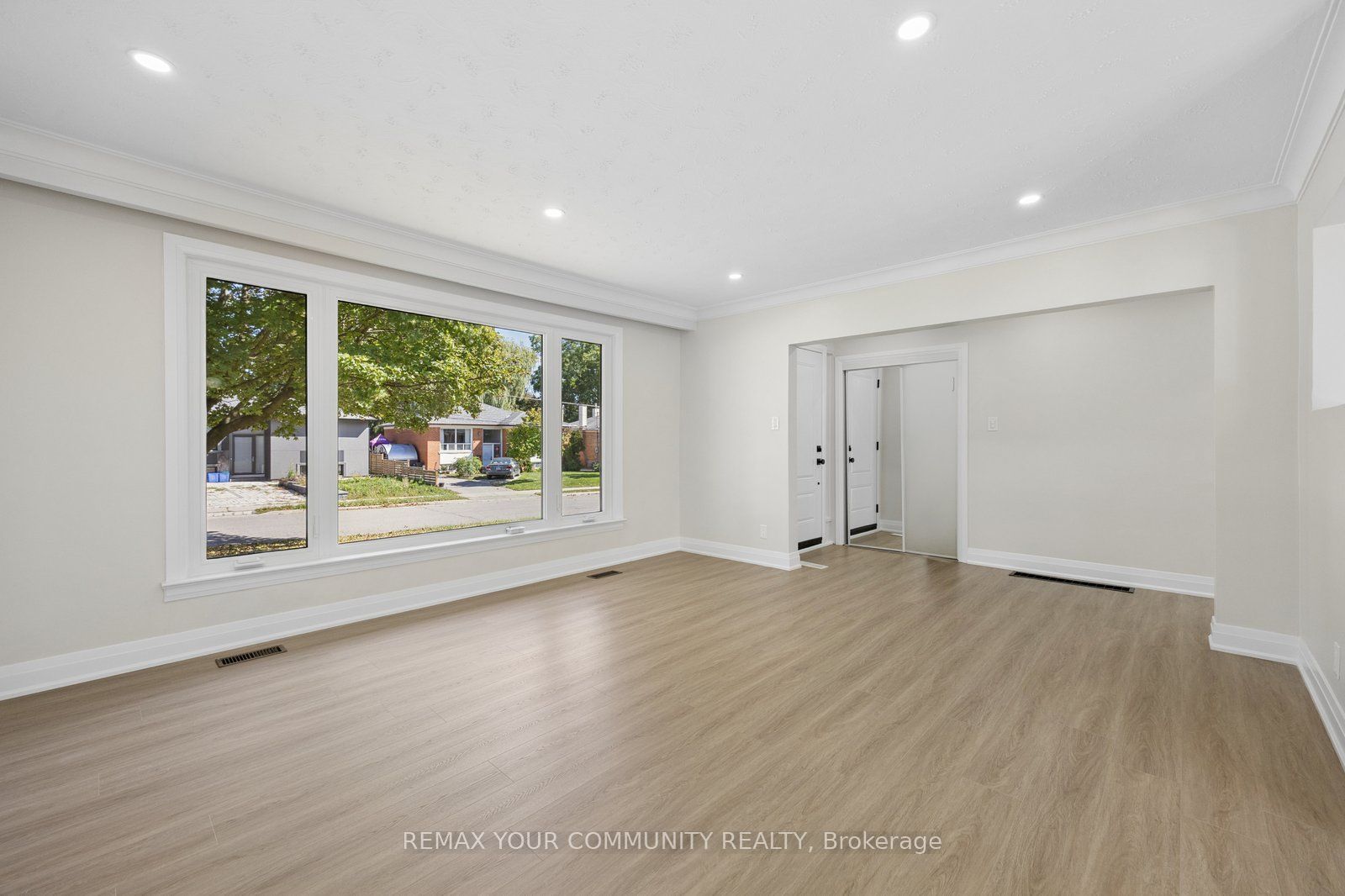 110 Evahill Crescent Property Photo 7