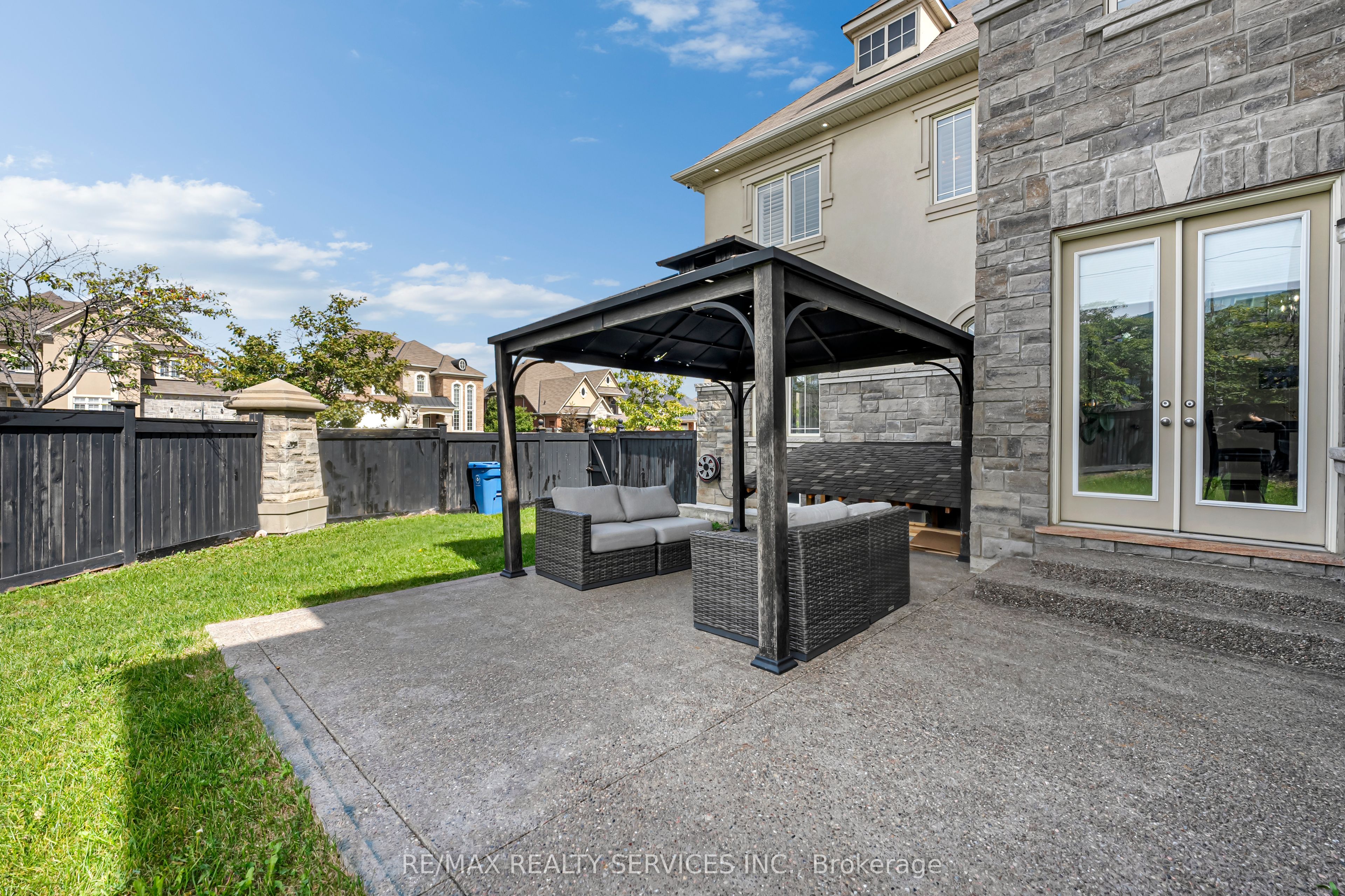 22 Giant Cedars Court Property Photo 42