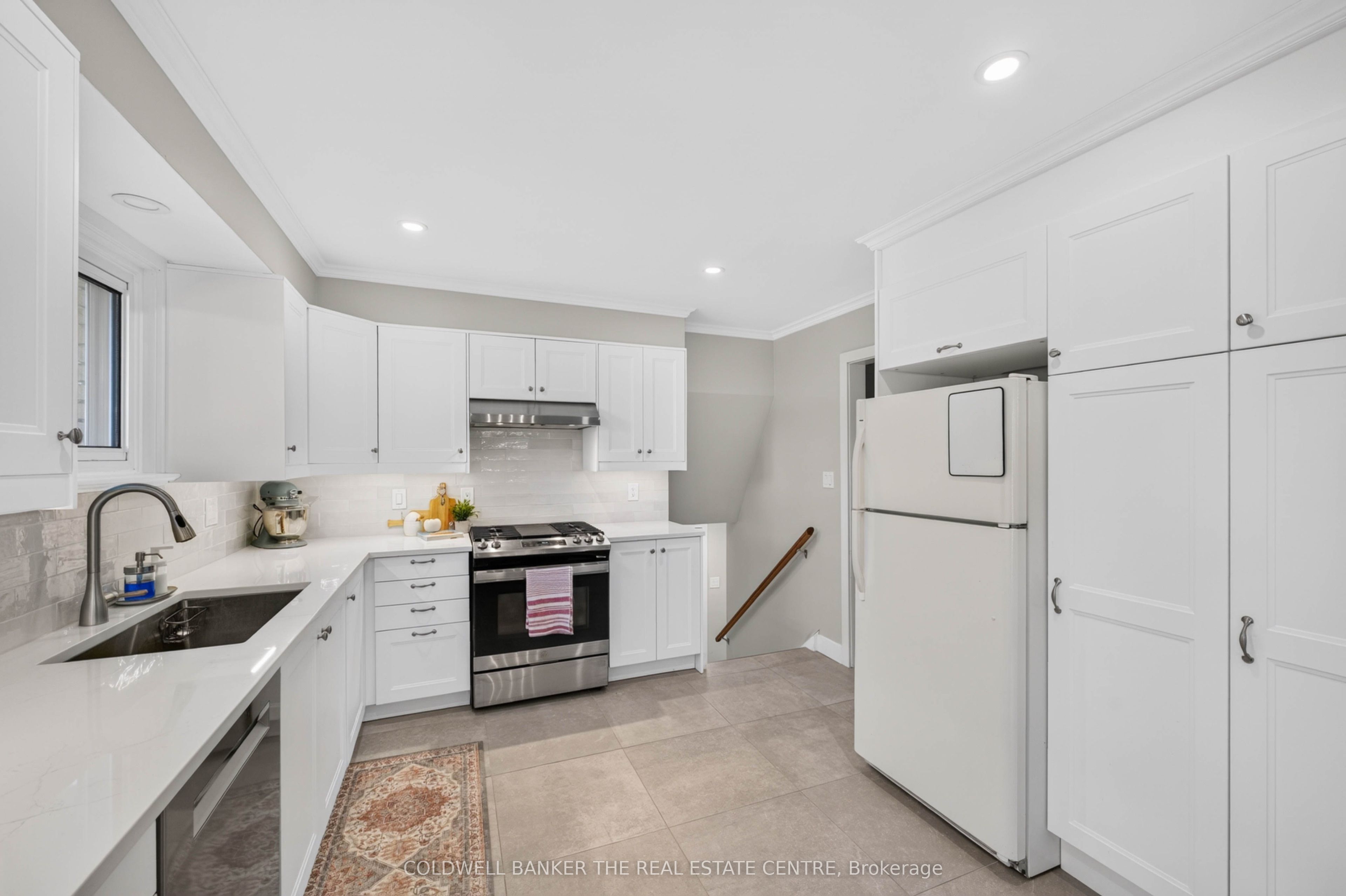 127 Roxborough Road Property Photo 6