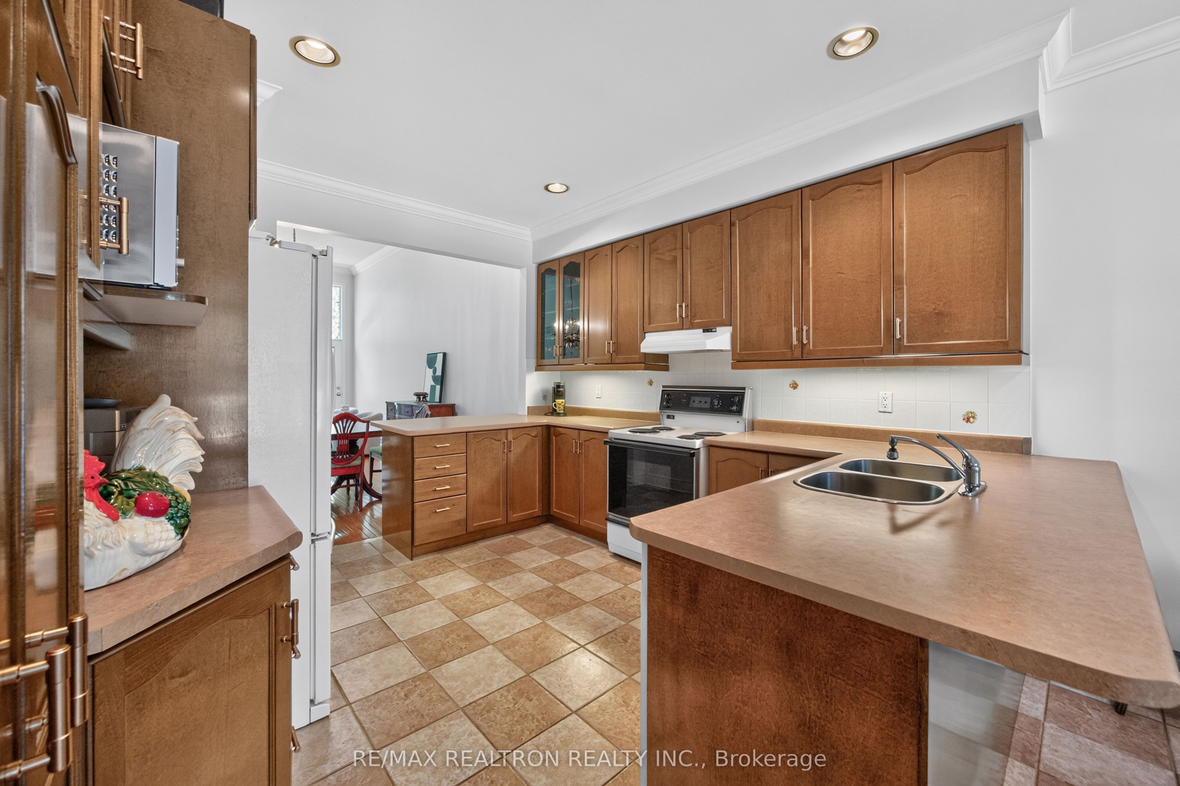 402 Morley Cook Crescent Property Photo 20