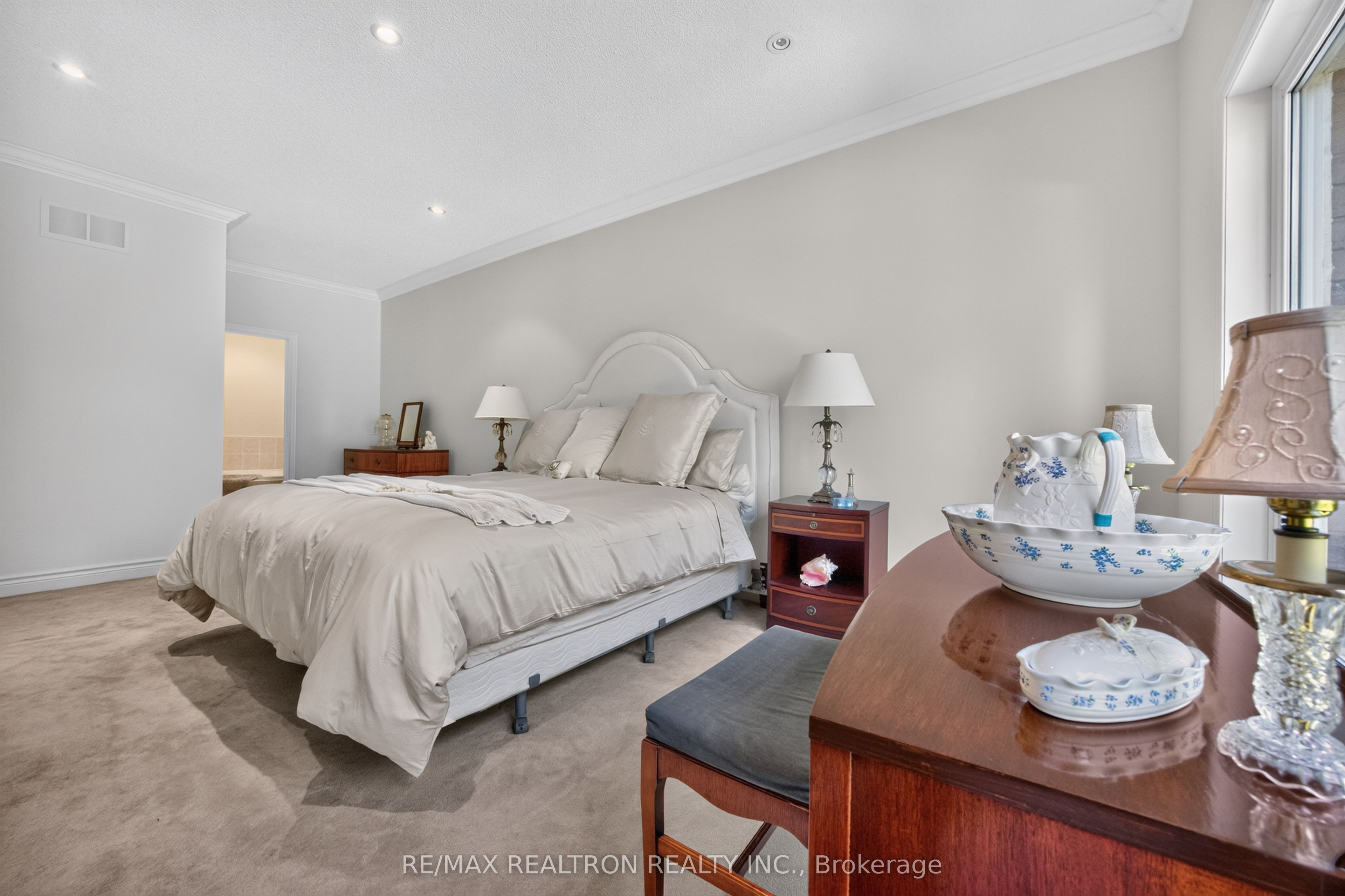 402 Morley Cook Crescent Property Photo 26