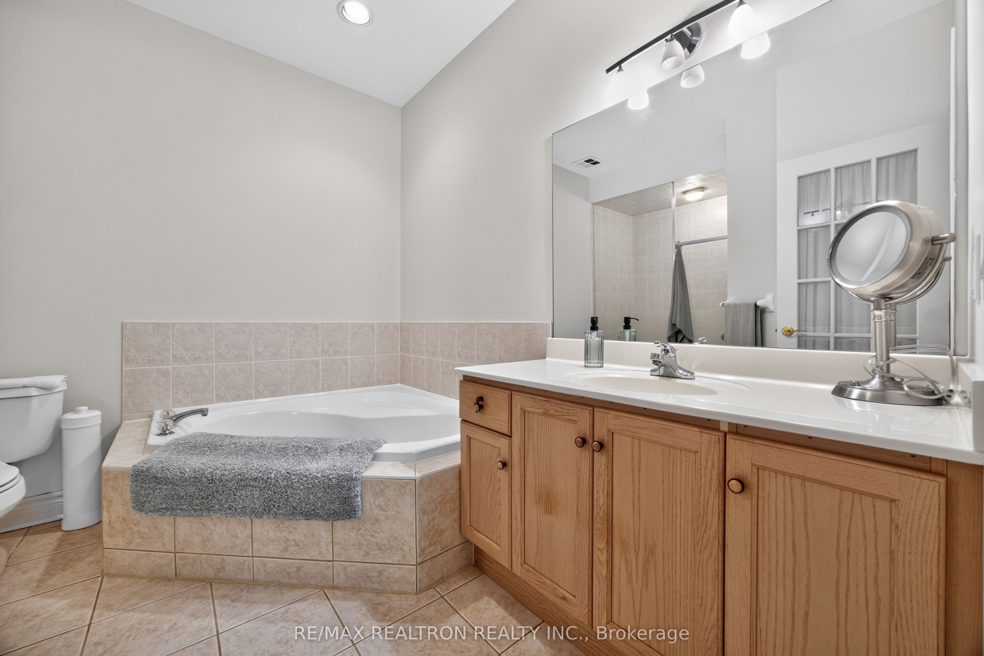 402 Morley Cook Crescent Property Photo 28