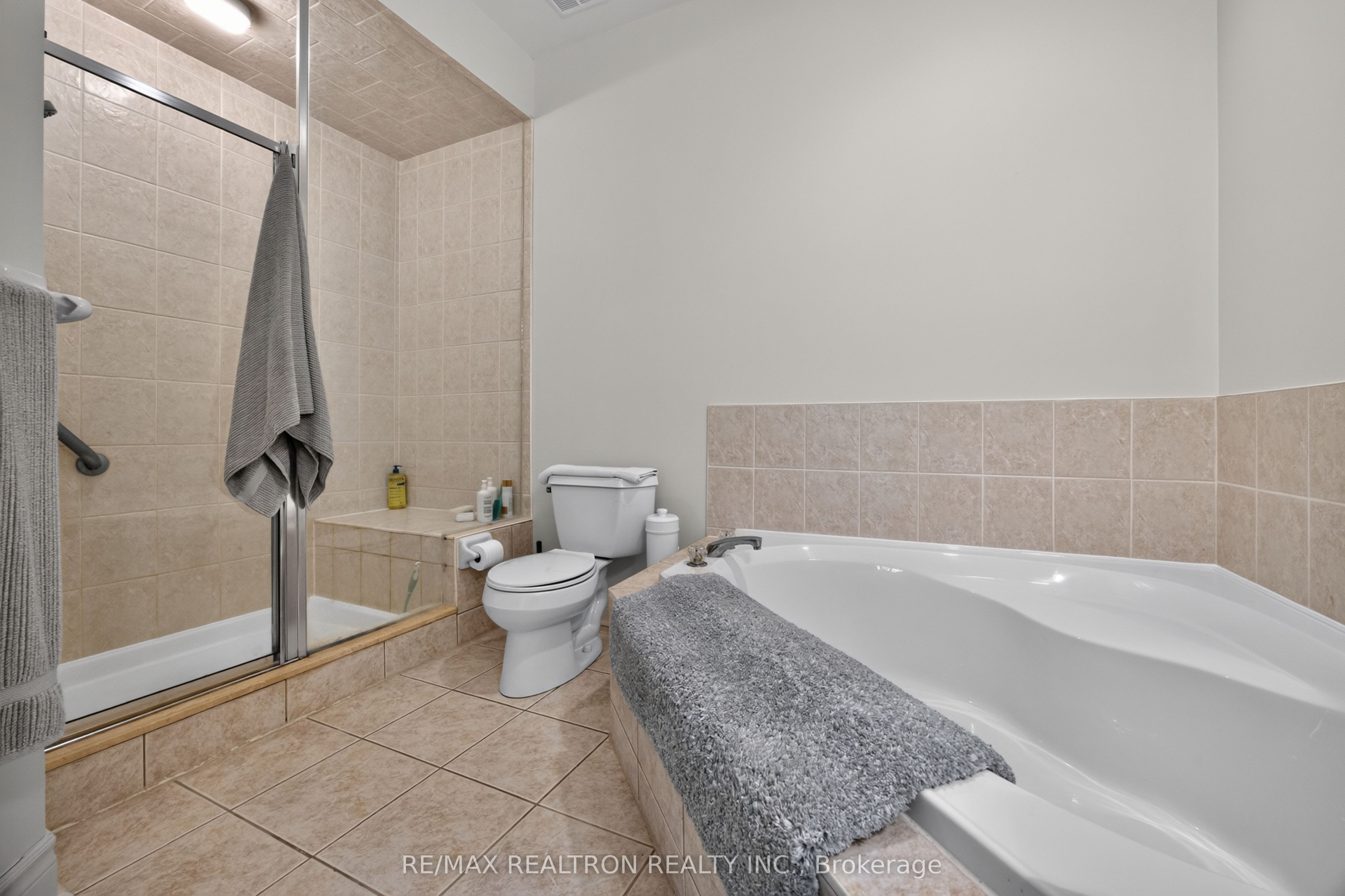 402 Morley Cook Crescent Property Photo 29