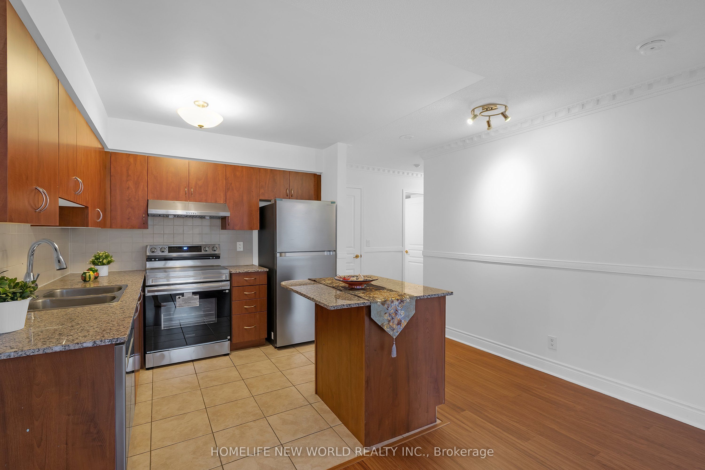 55 South Town Centre Boulevard 912 Property Photo 6