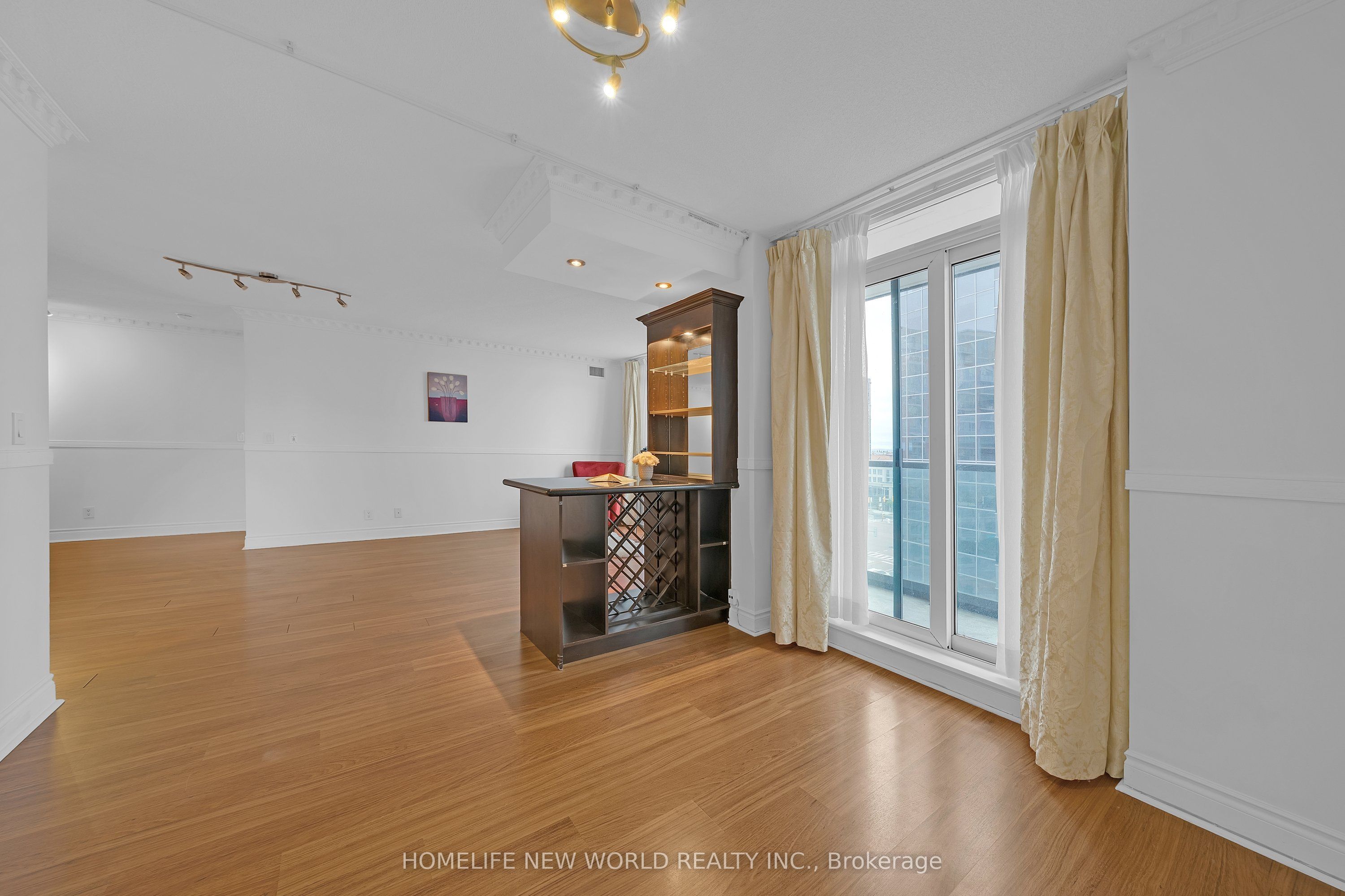 55 South Town Centre Boulevard 912 Property Photo 12