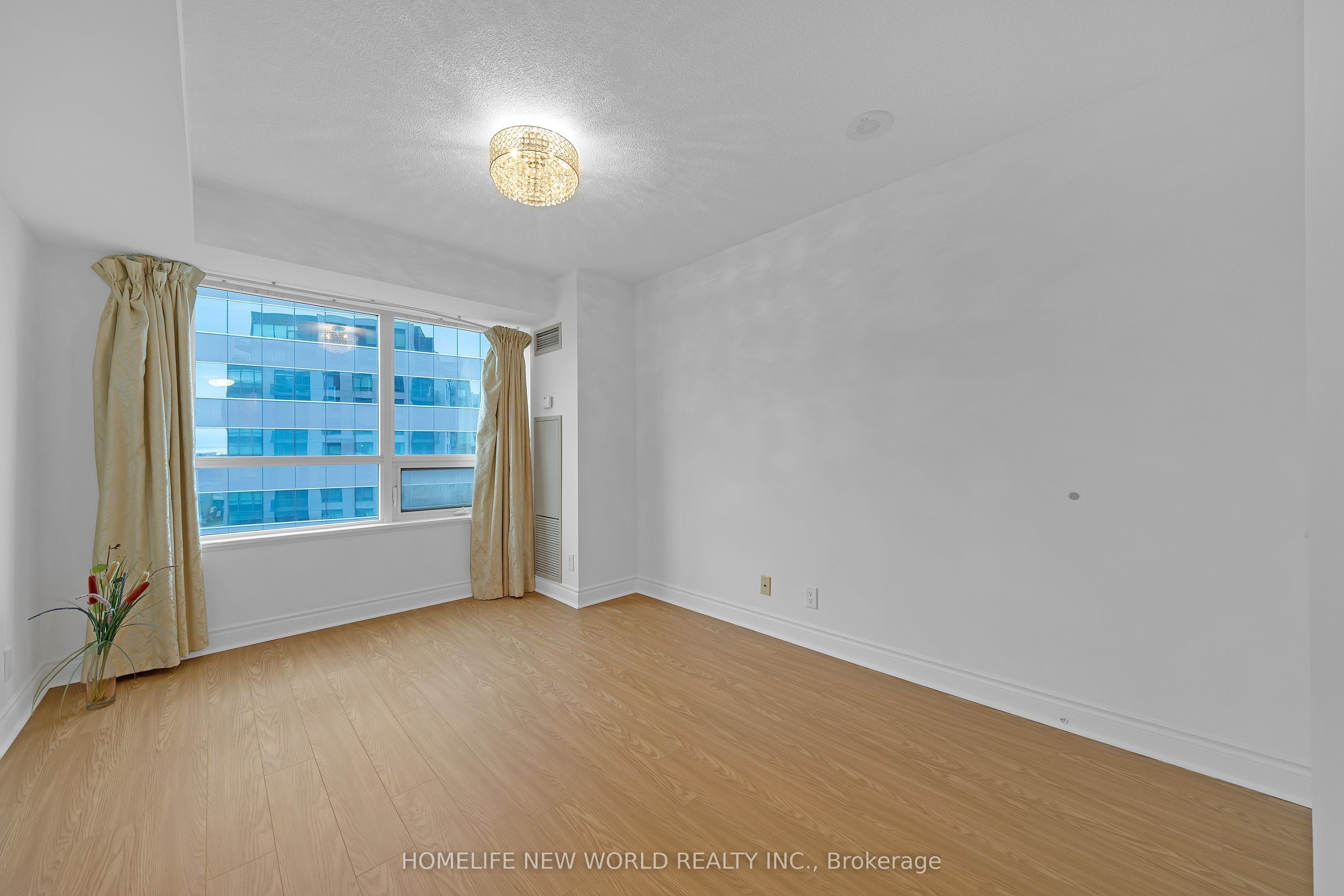 55 South Town Centre Boulevard 912 Property Photo 15