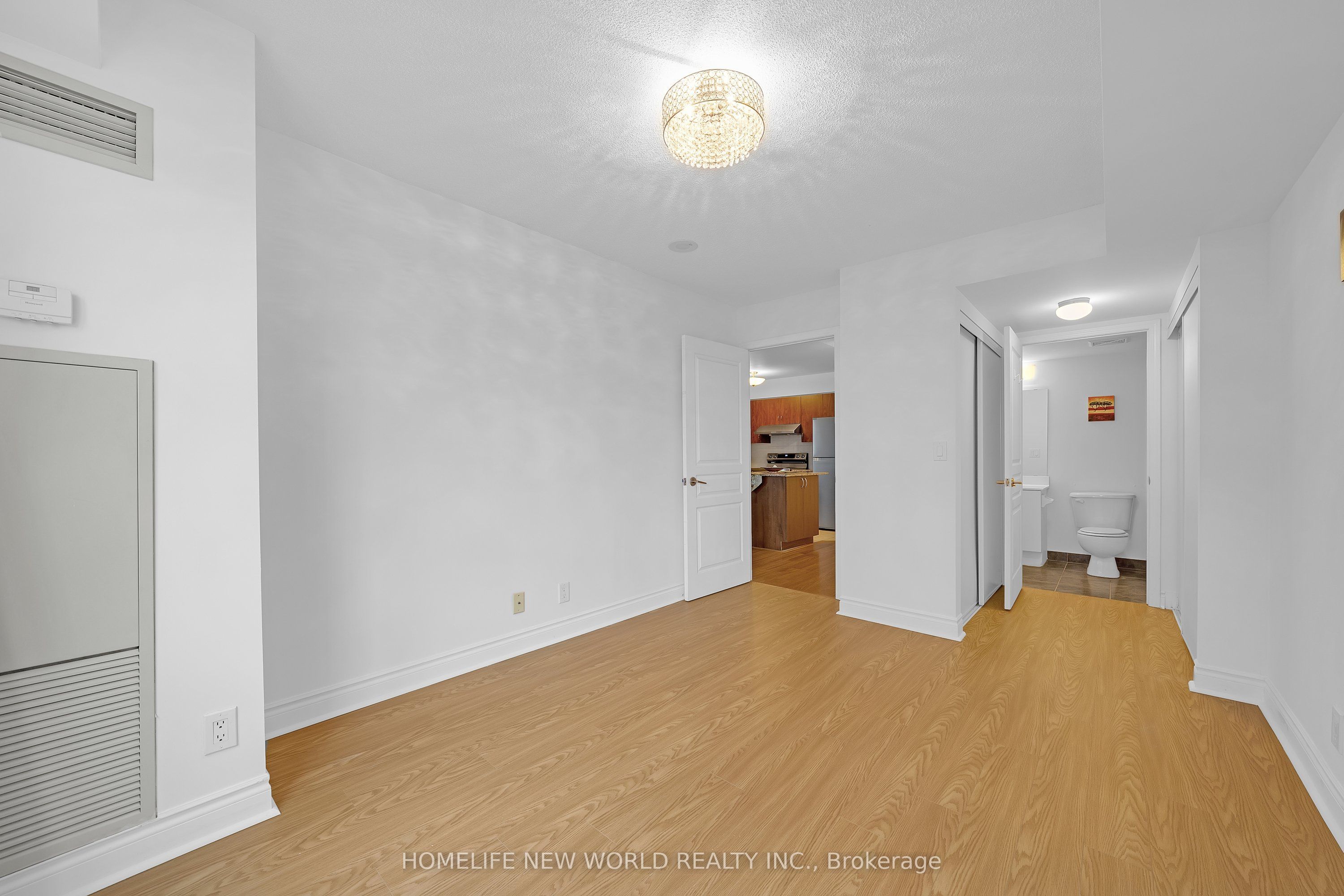 55 South Town Centre Boulevard 912 Property Photo 16