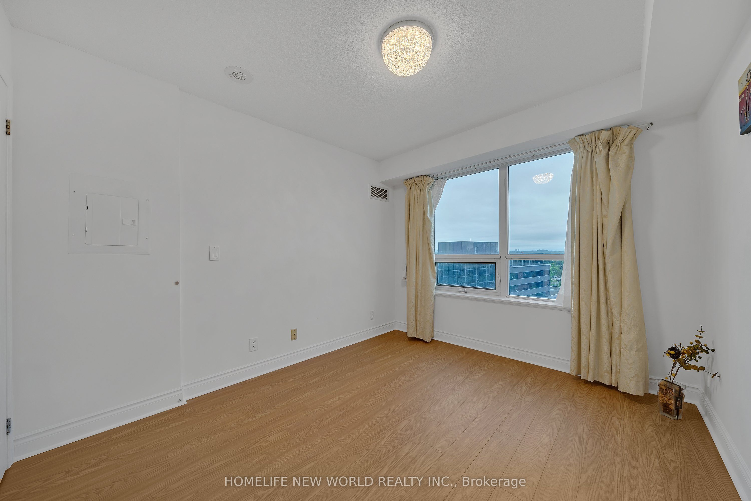 55 South Town Centre Boulevard 912 Property Photo 18