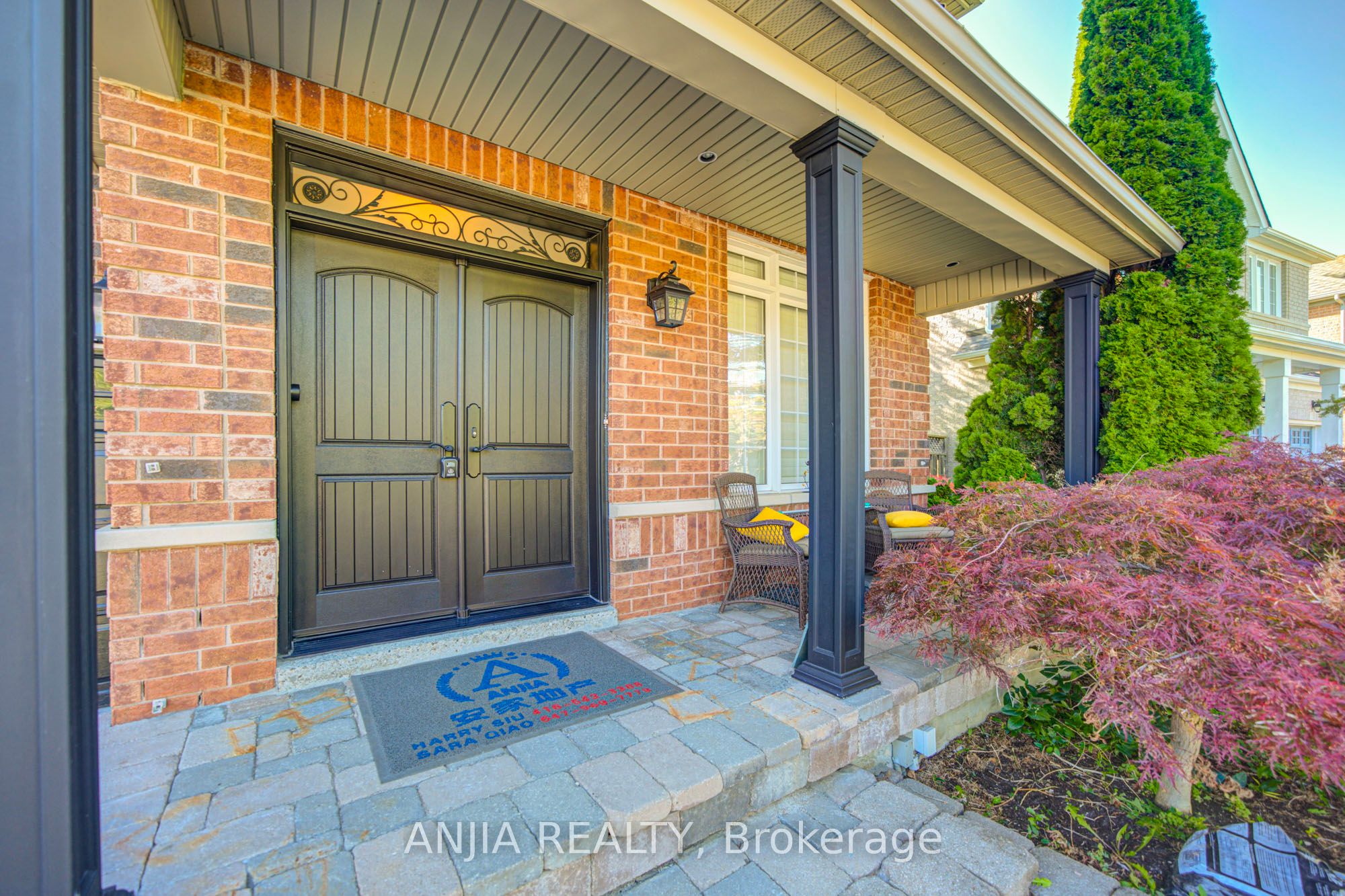 16 Forest Manor Place Property Photo 2