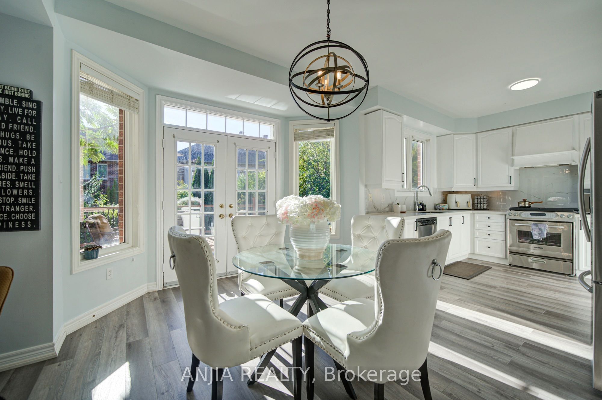 16 Forest Manor Place Property Photo 13