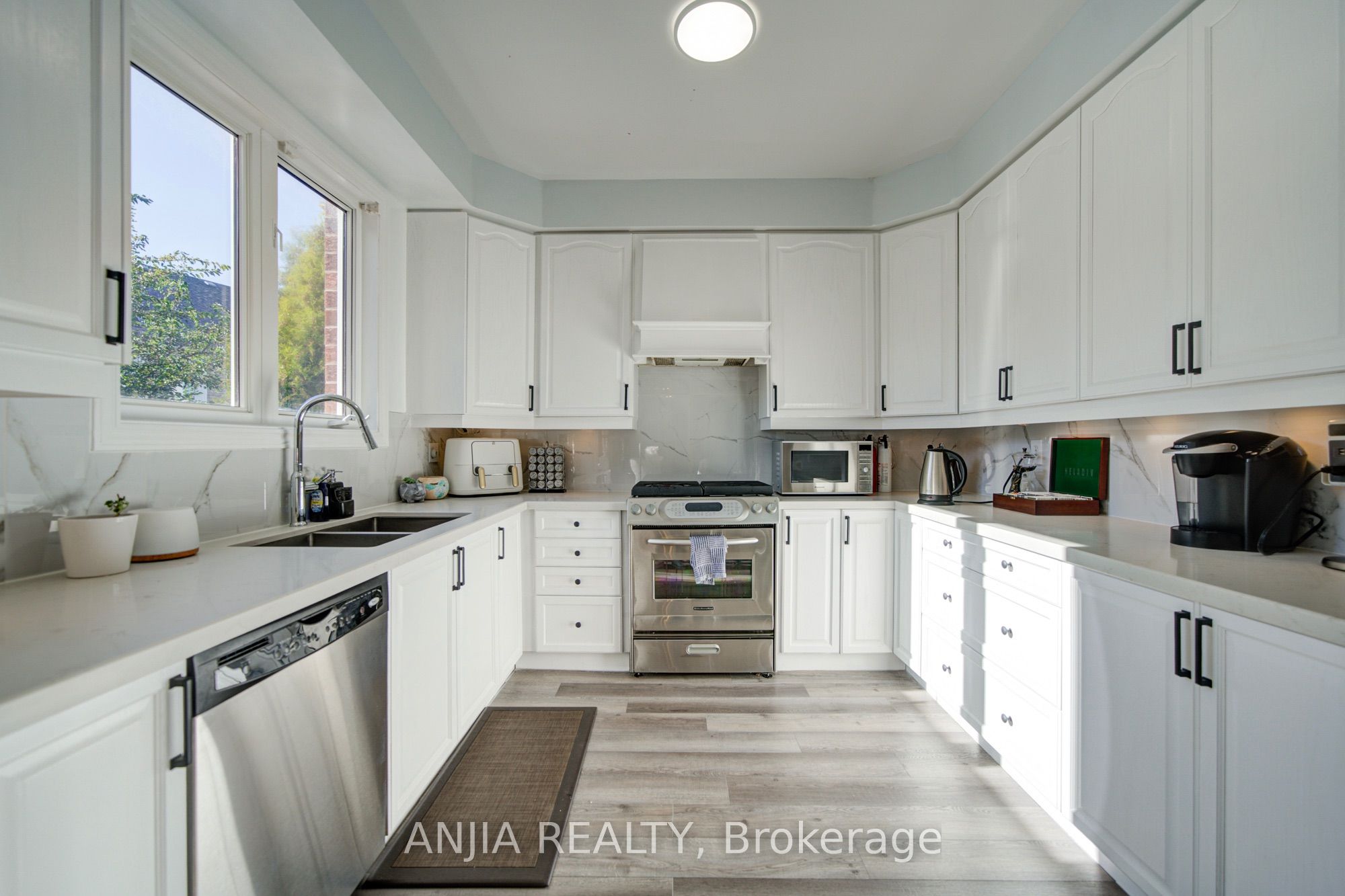 16 Forest Manor Place Property Photo 16