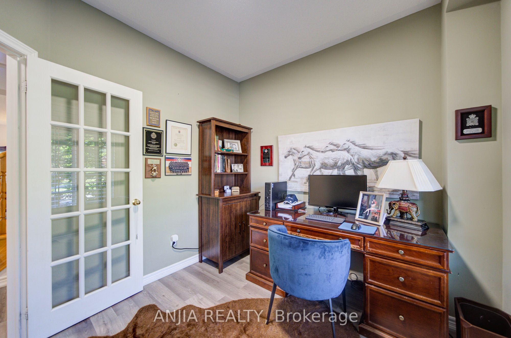 16 Forest Manor Place Property Photo 20