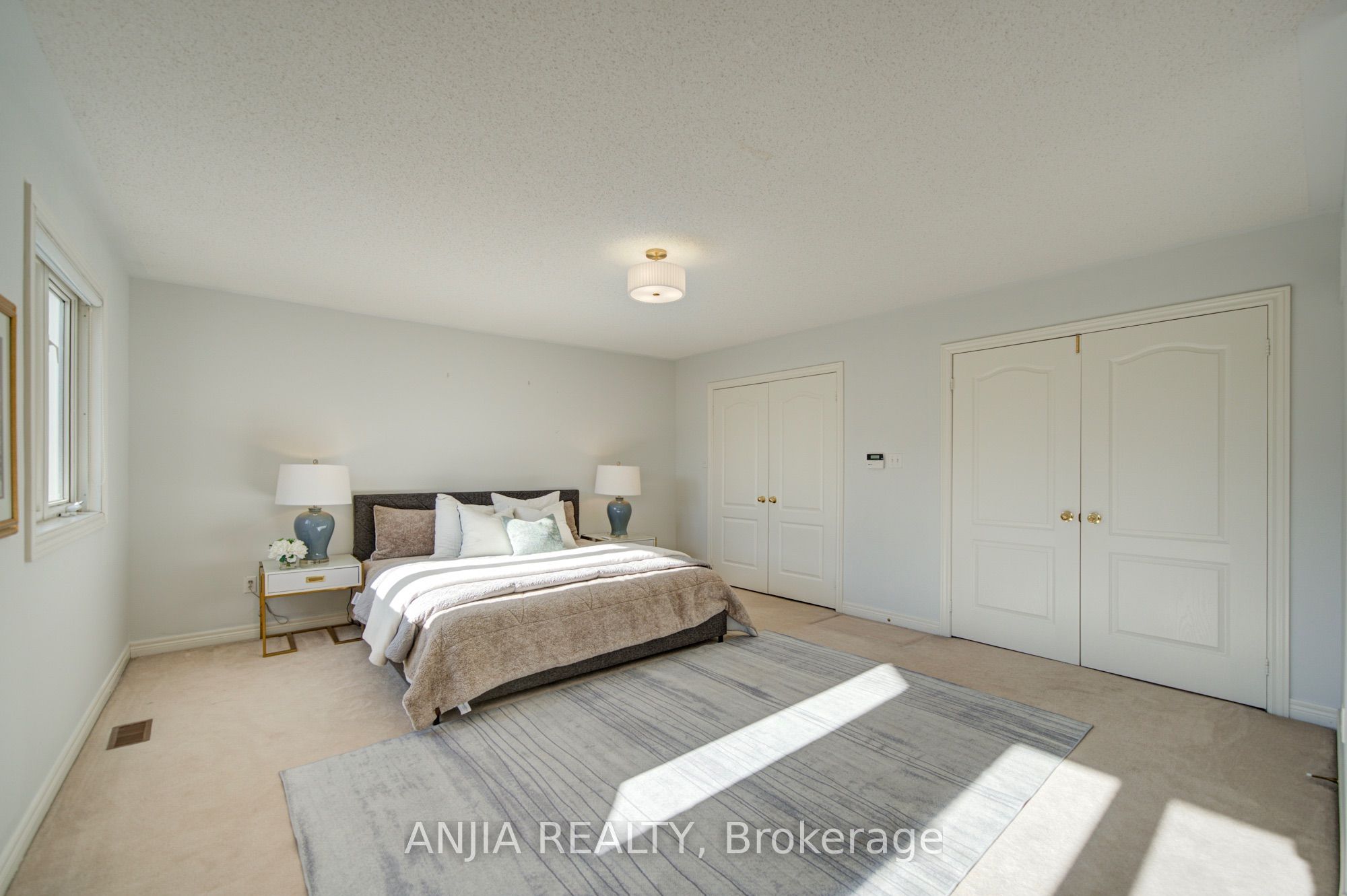 16 Forest Manor Place Property Photo 27