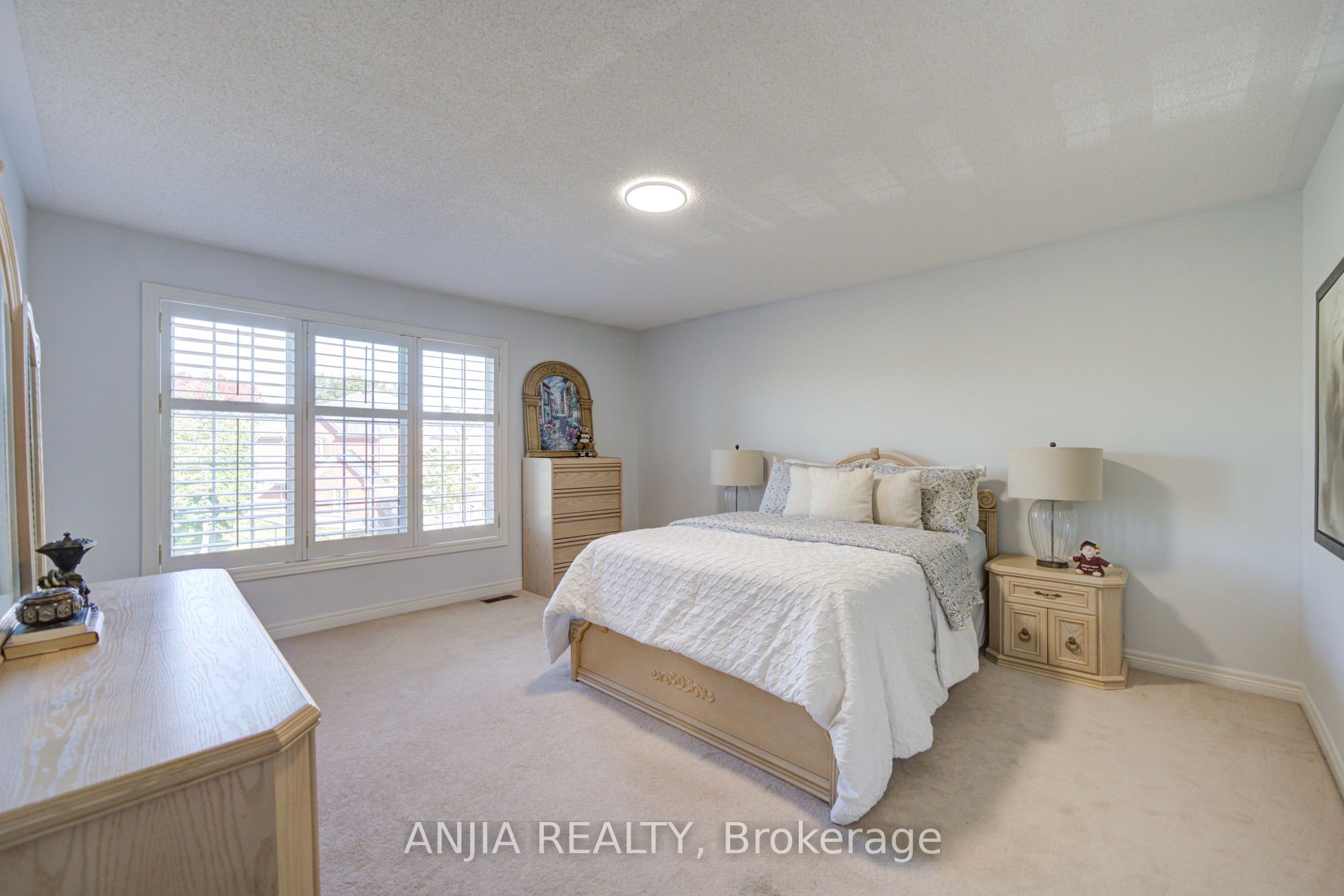 16 Forest Manor Place Property Photo 34