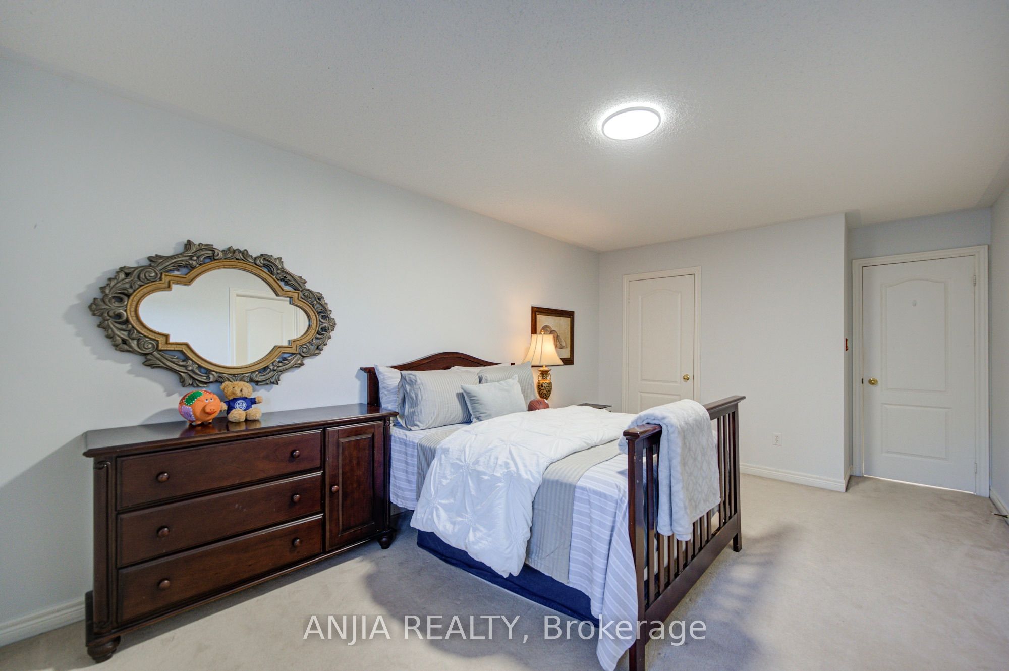 16 Forest Manor Place Property Photo 37
