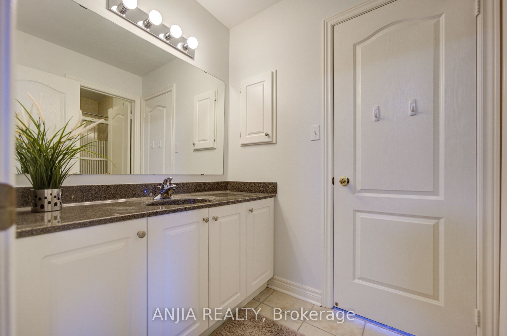 16 Forest Manor Place Property Photo 39