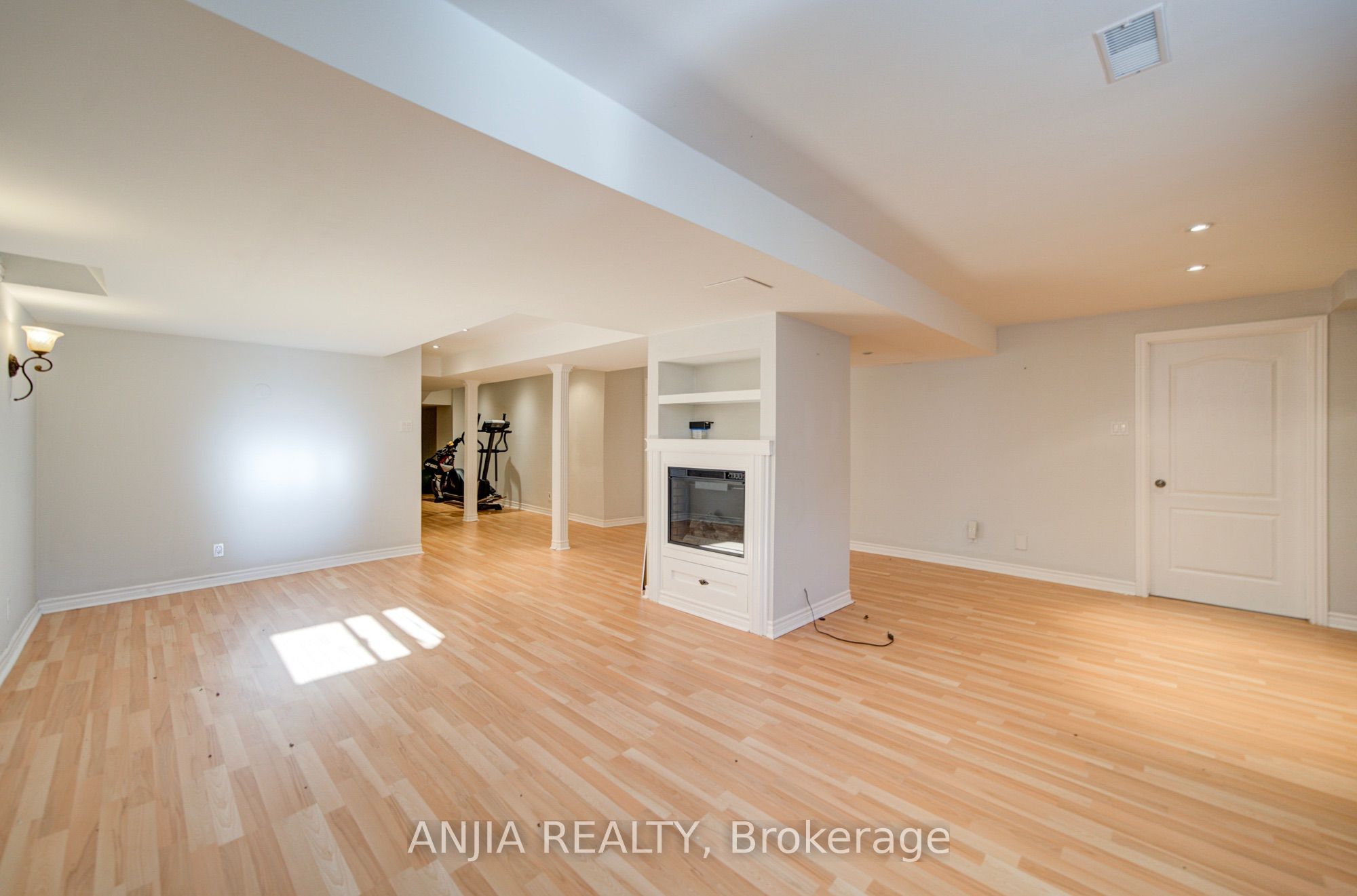 16 Forest Manor Place Property Photo 40