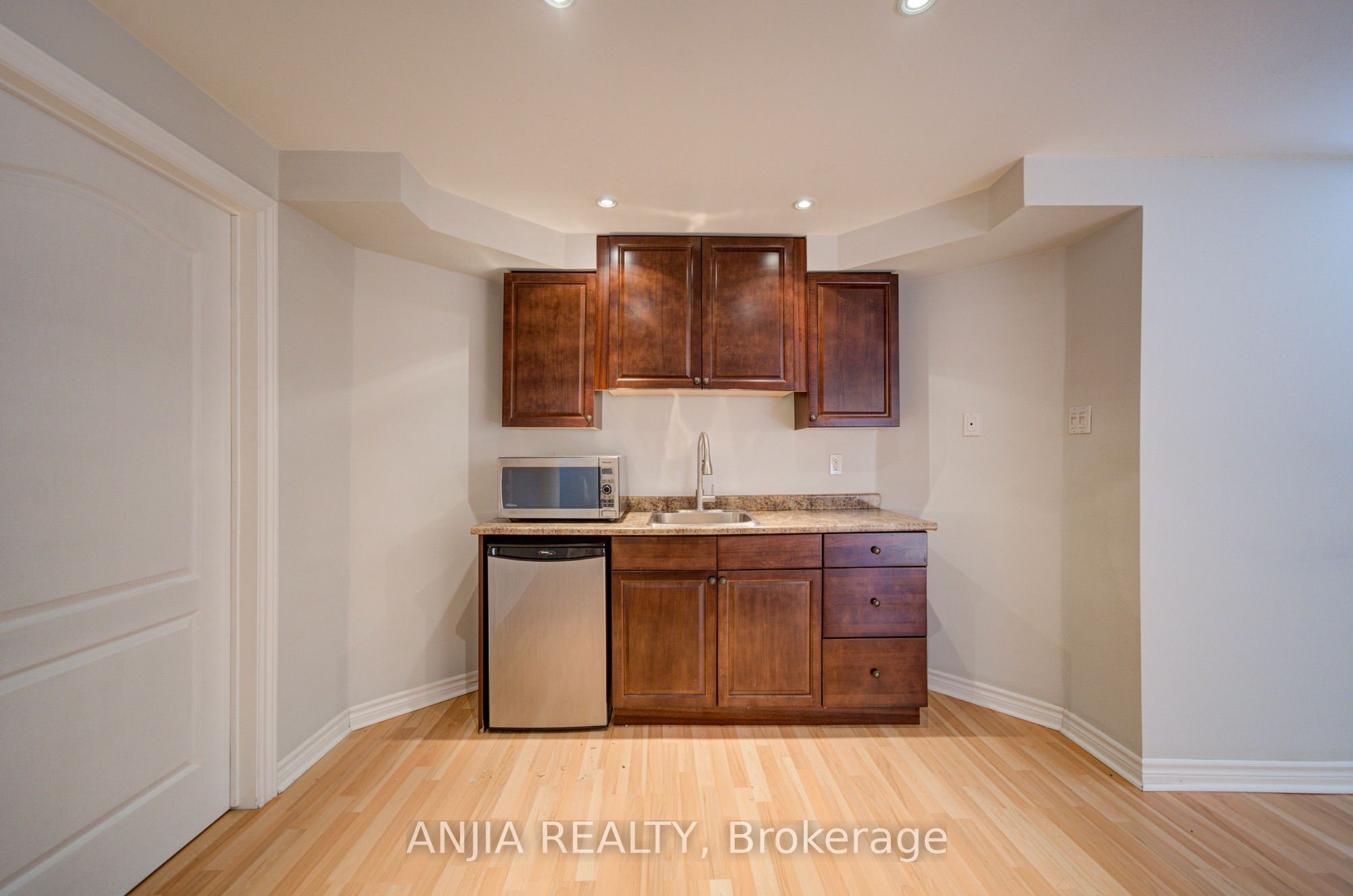 16 Forest Manor Place Property Photo 43