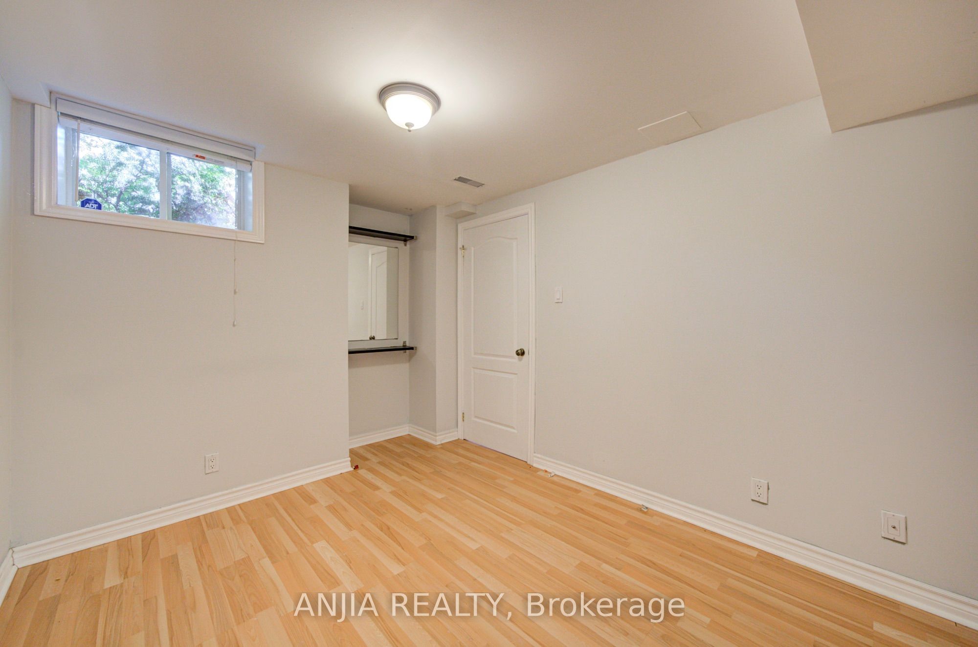 16 Forest Manor Place Property Photo 46