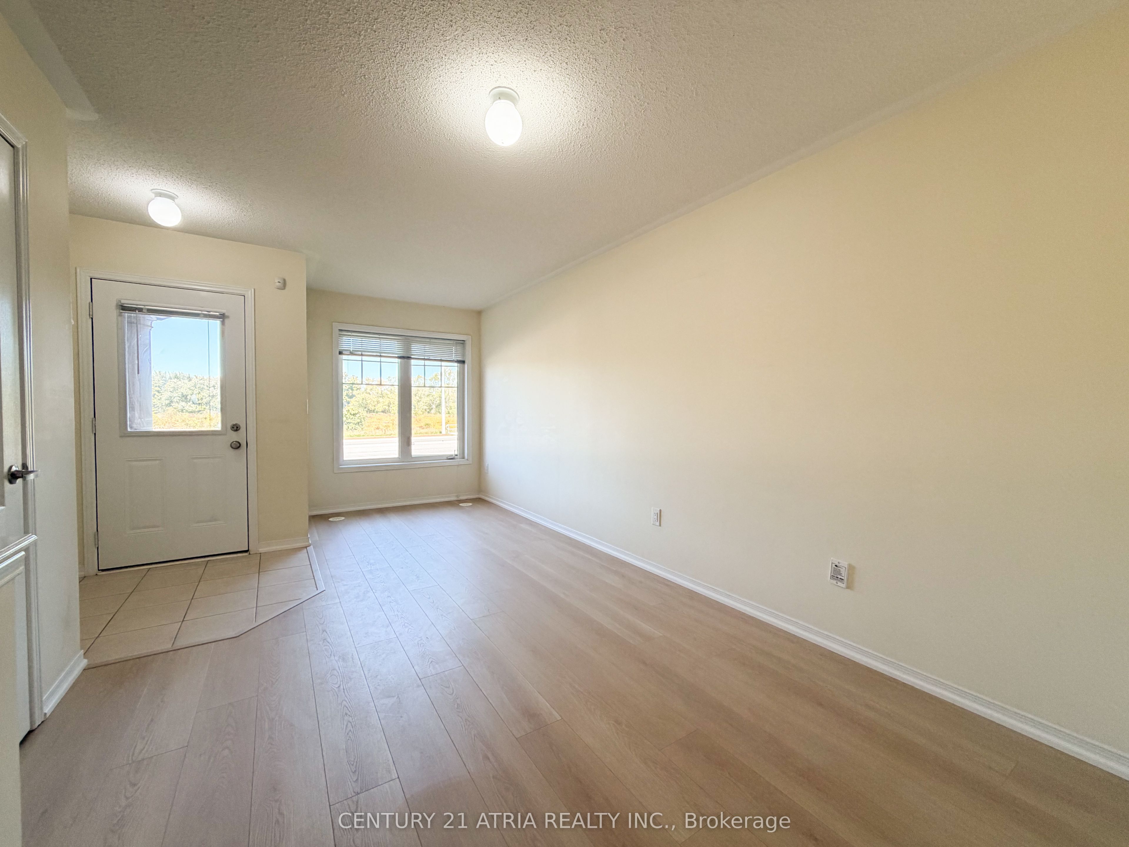5295 Major Mackenzie Drive E Property Photo 2