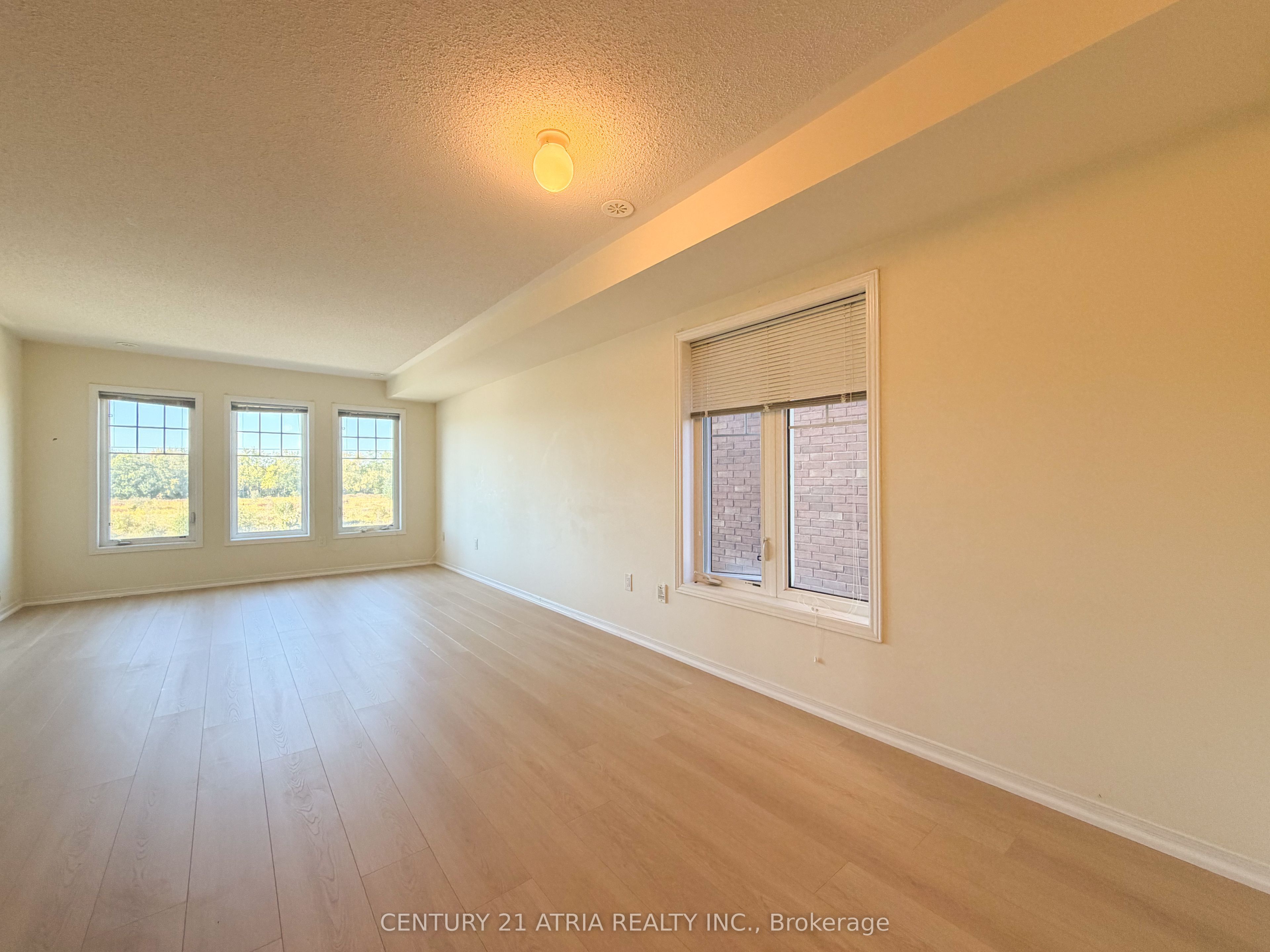 5295 Major Mackenzie Drive E Property Photo 5