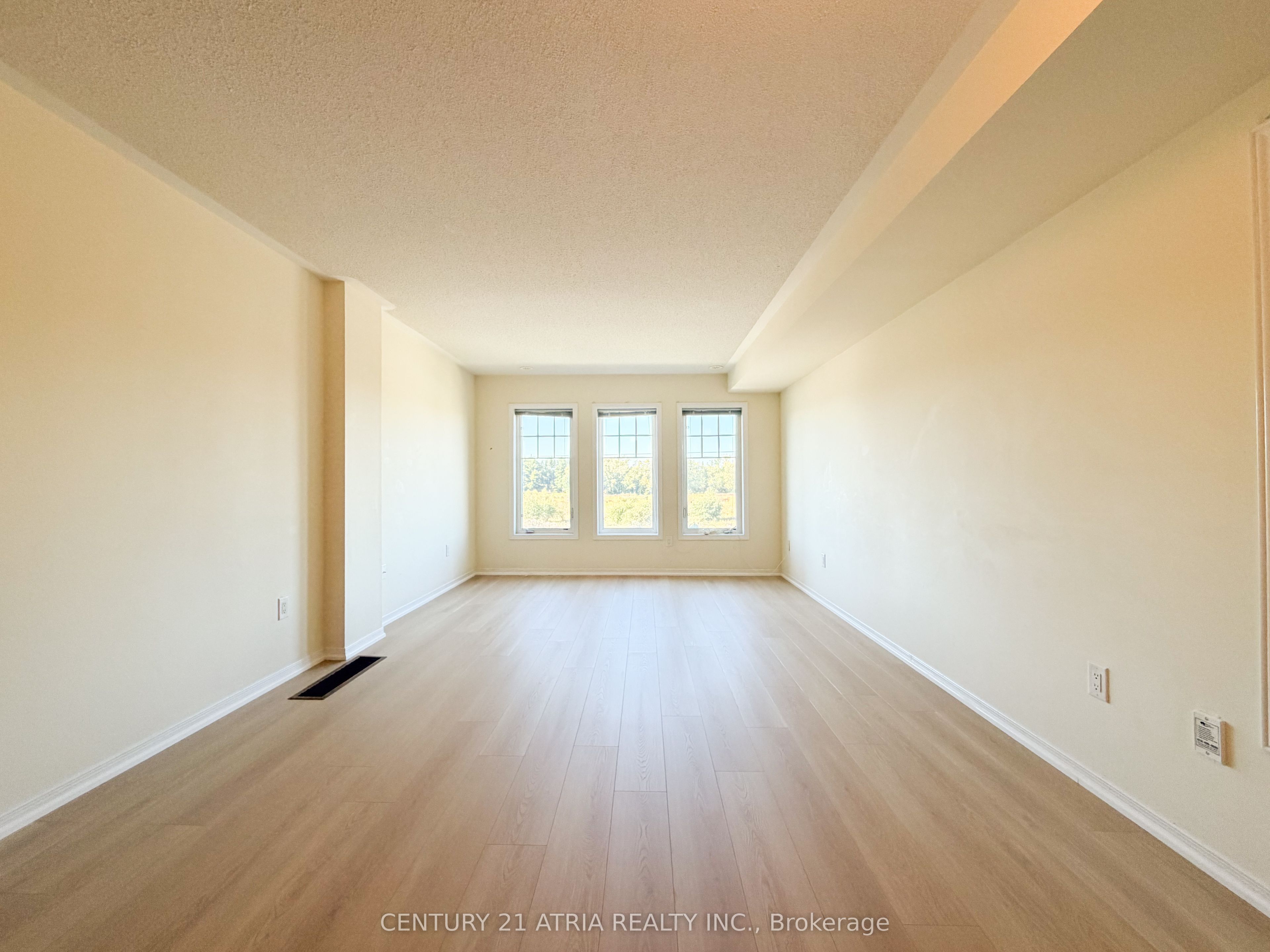 5295 Major Mackenzie Drive E Property Photo 6