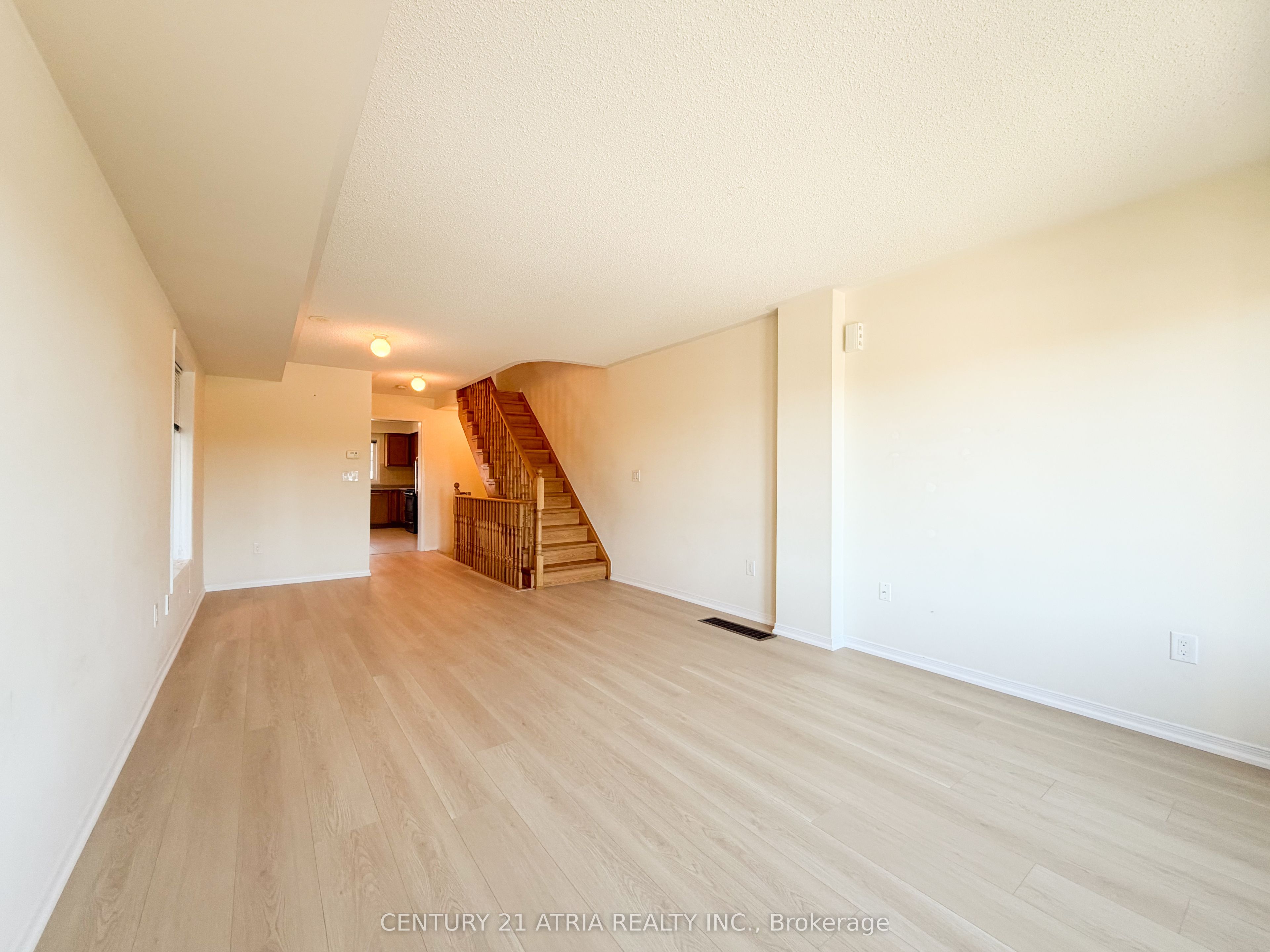 5295 Major Mackenzie Drive E Property Photo 7