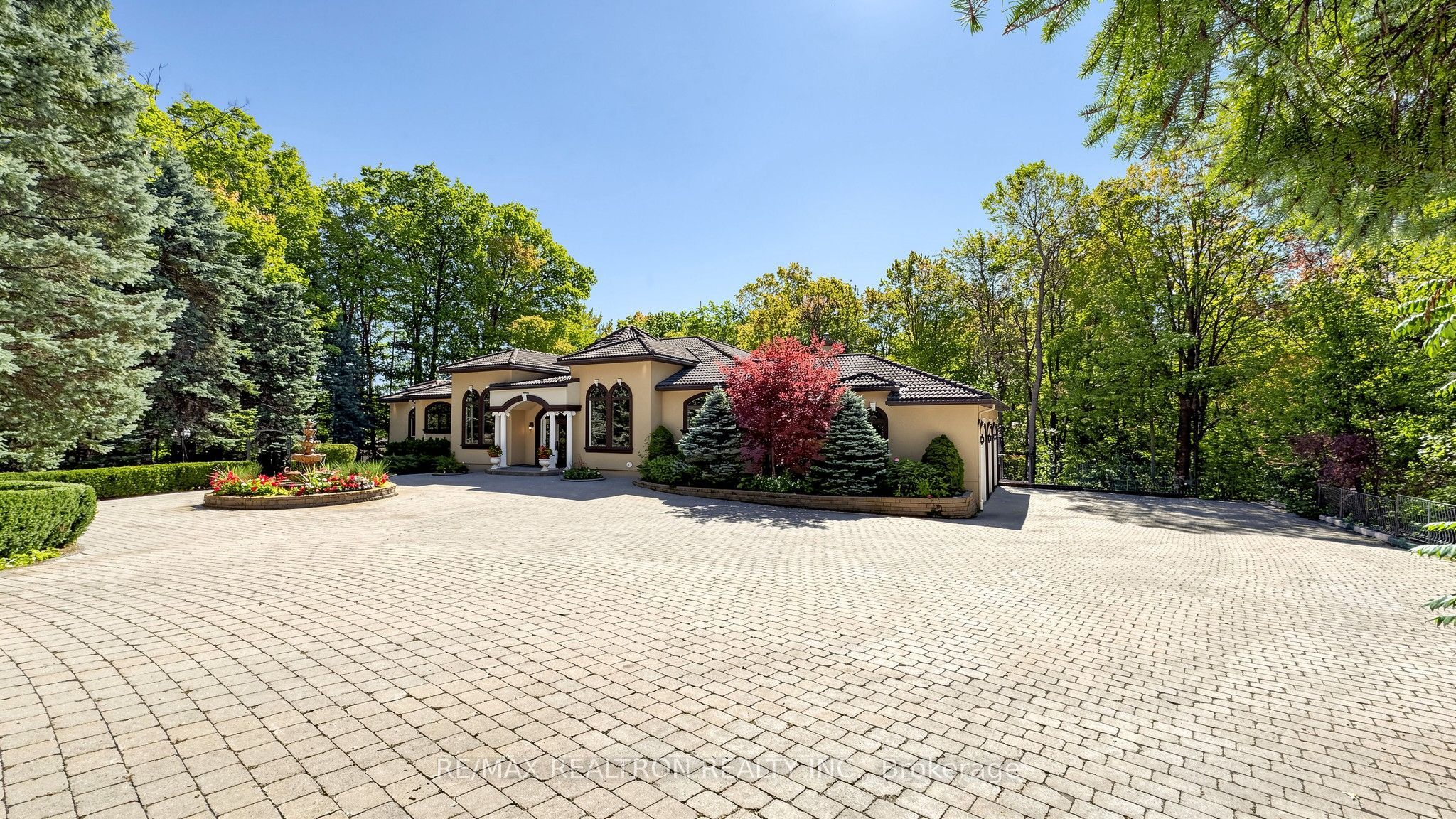 38 Bridgewater Drive Property Photo 3