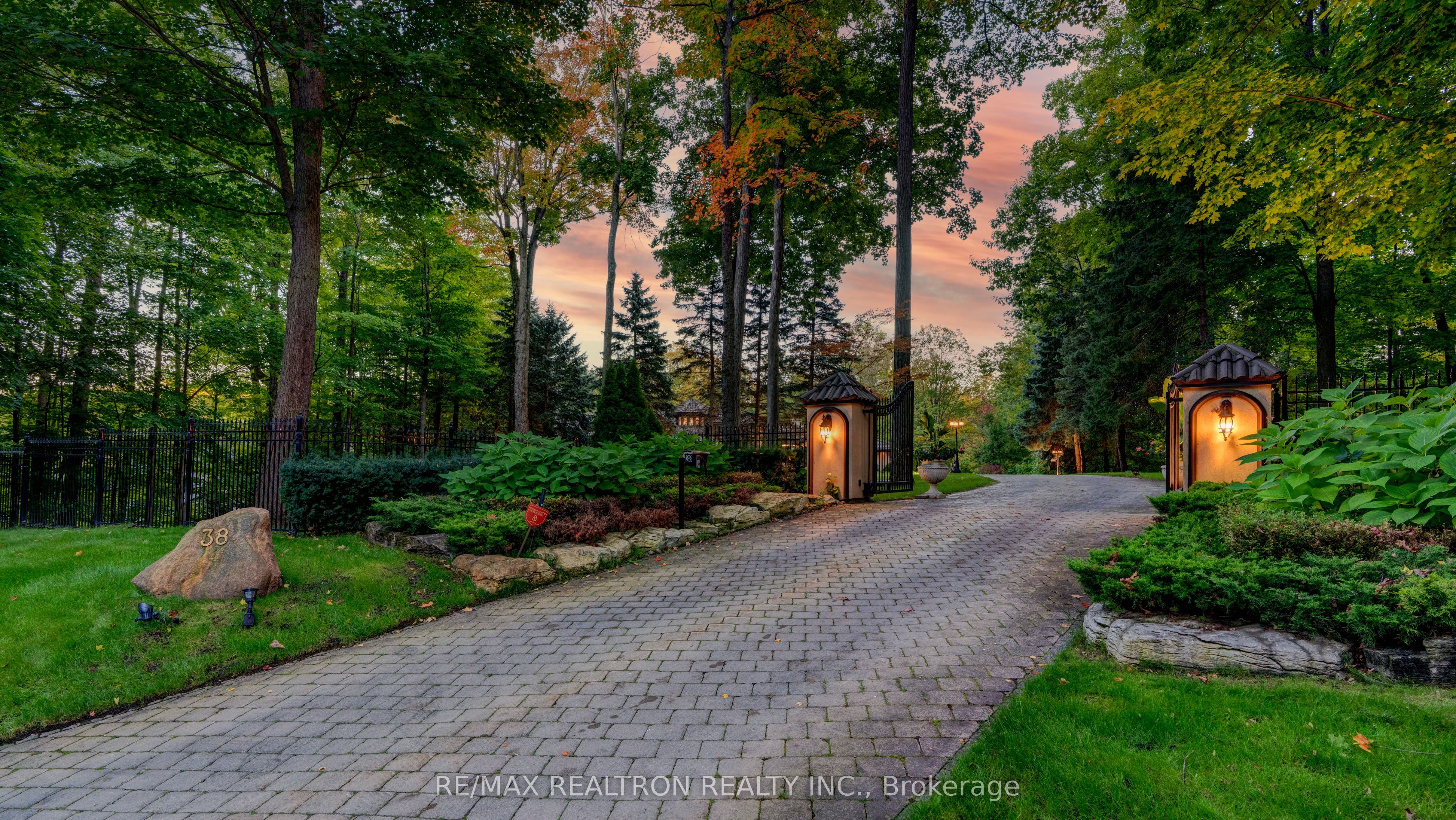 38 Bridgewater Drive Property Photo 40