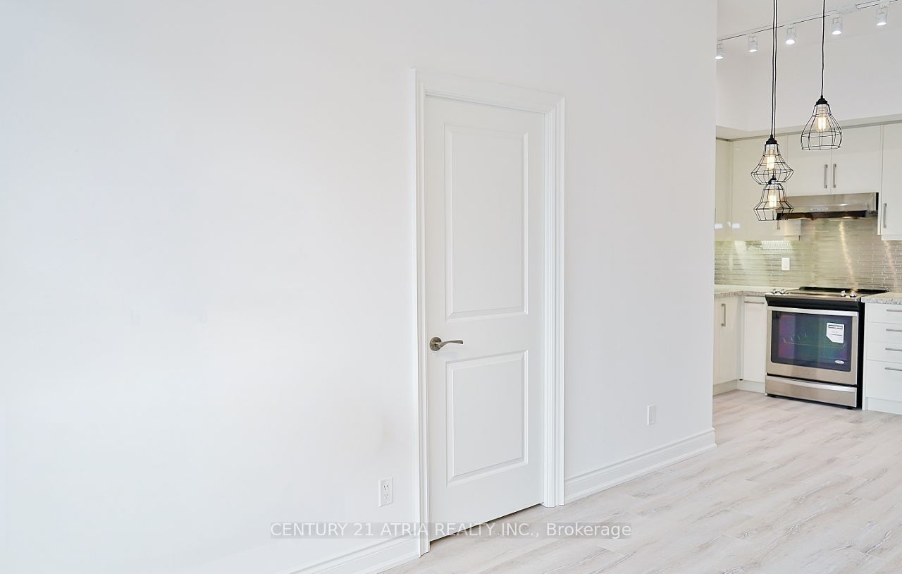 38 Cedarland Drive 916 Property Photo 2