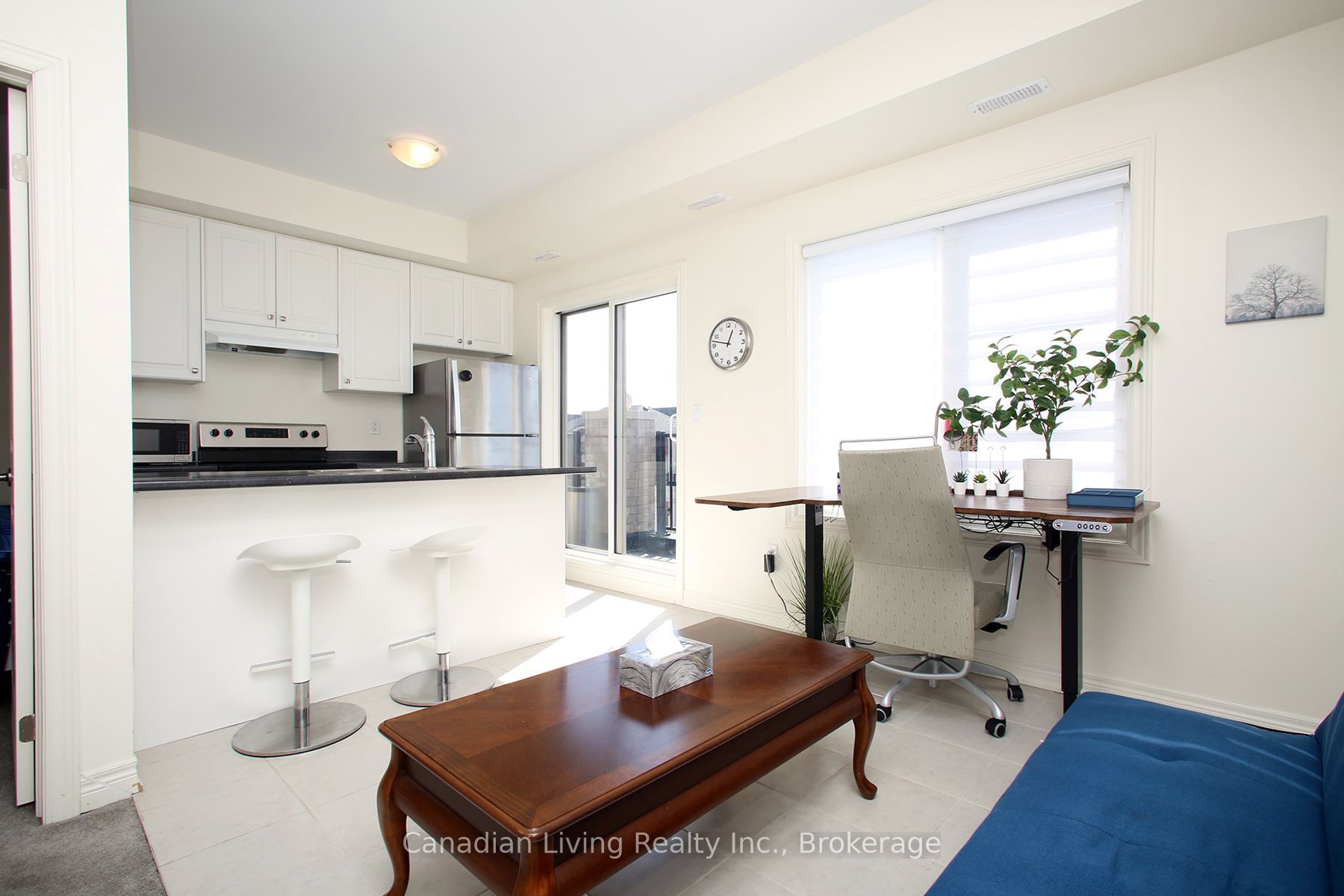 9450 Bayview Avenue Property Photo 4