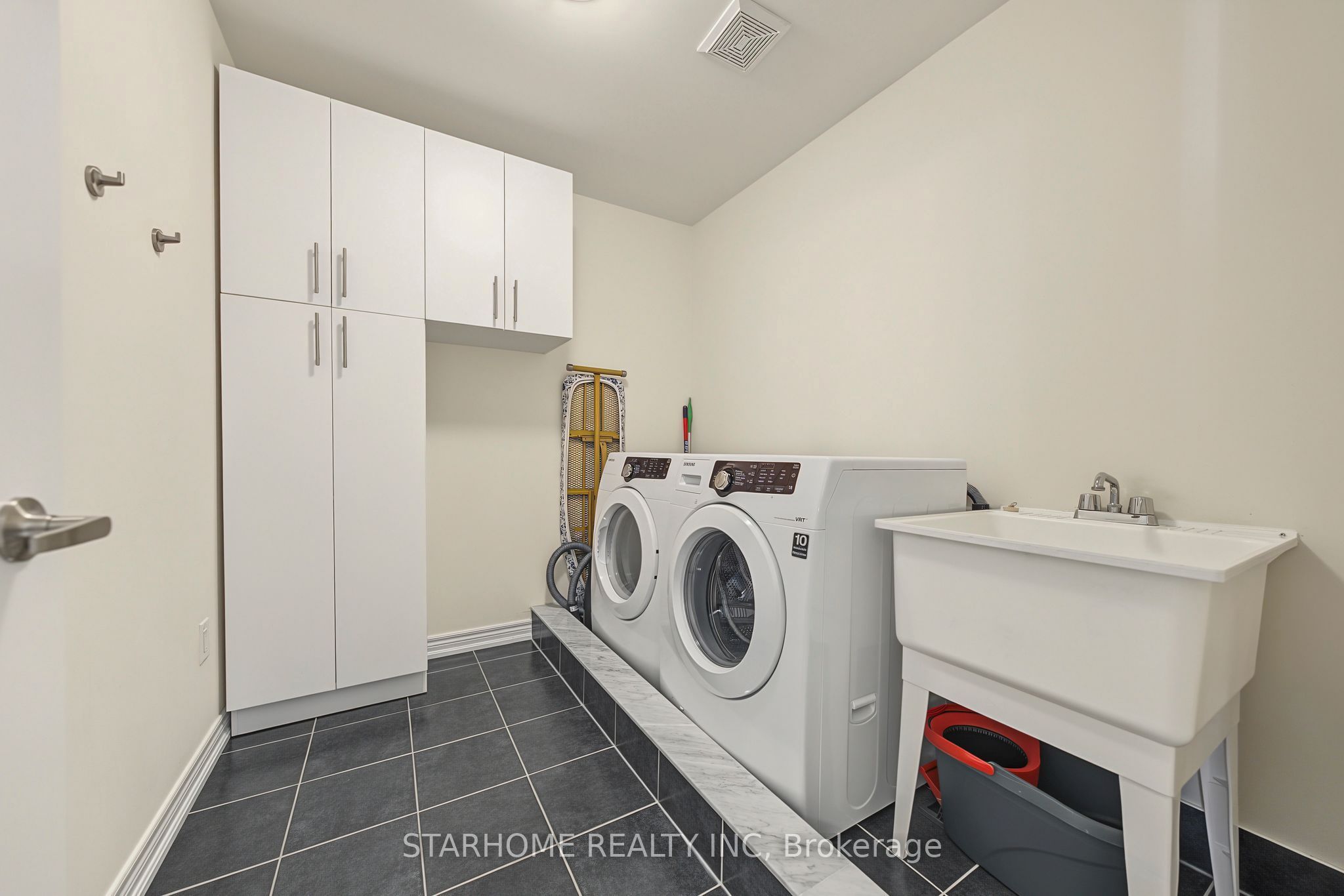 14 Valliere Drive Property Photo 31