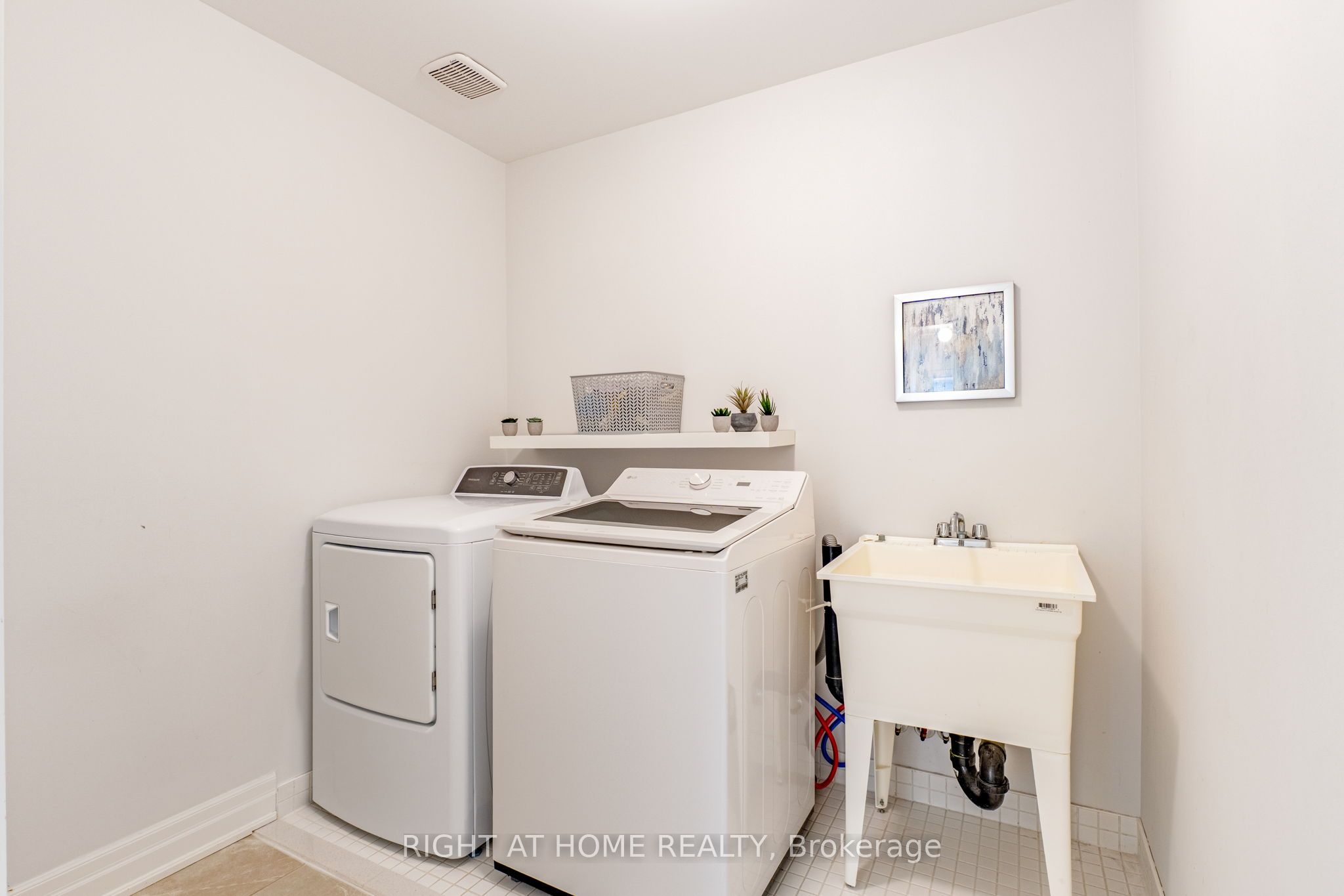 68 Wood Crescent Property Photo 20