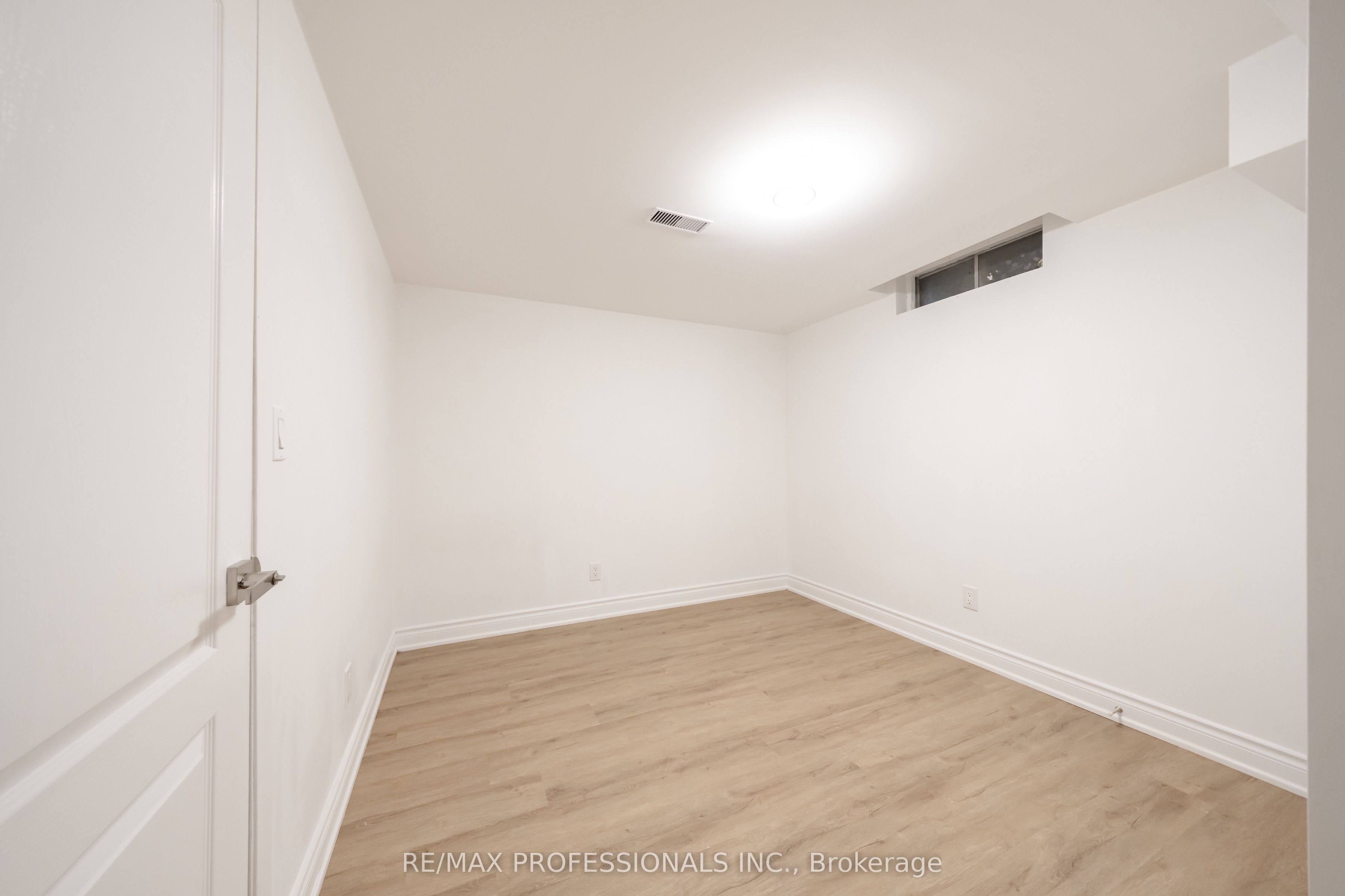 24 Keefer Court Lower Suite Property Photo 17