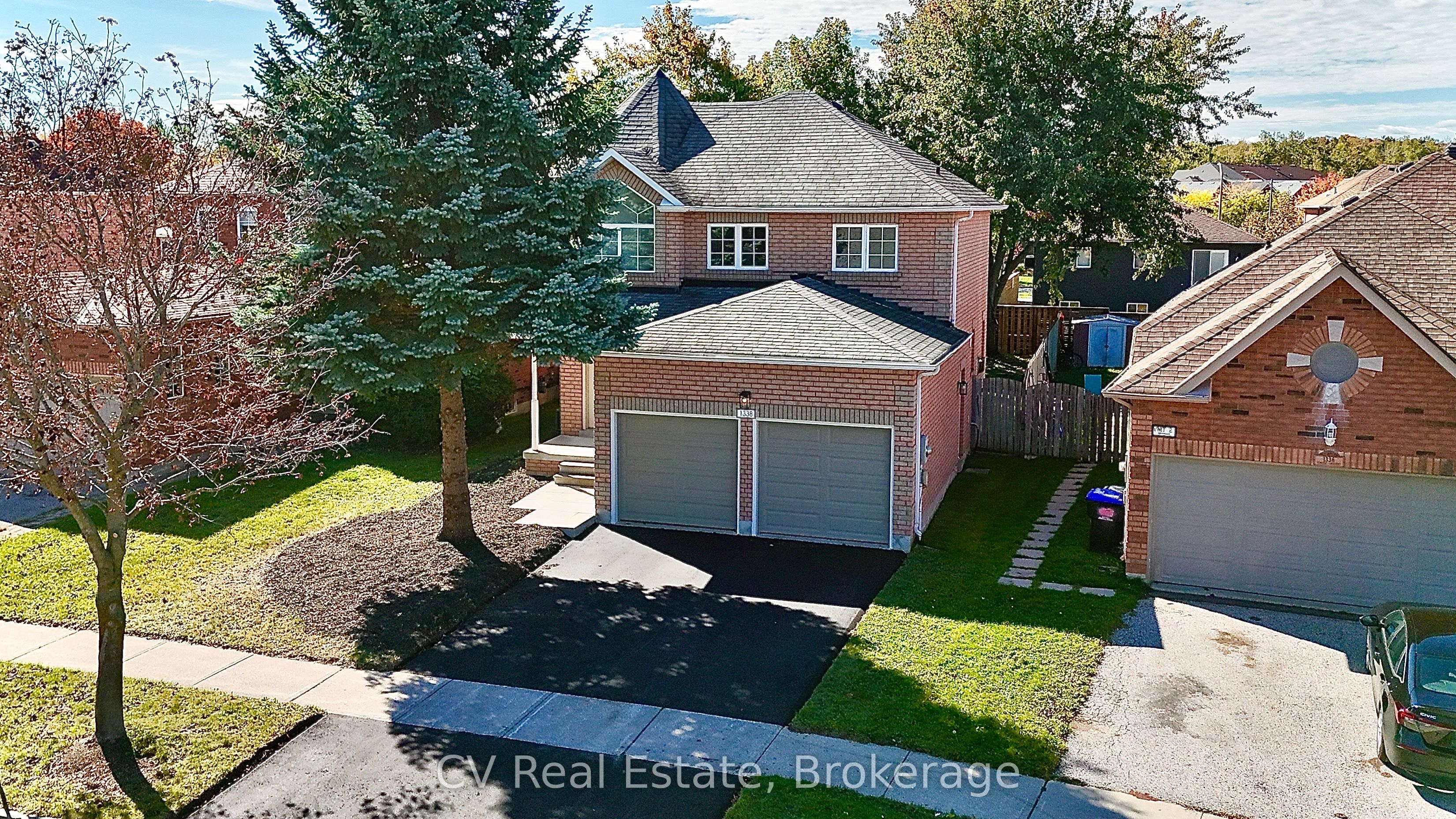 1338 Vincent Crescent Property Photo 1