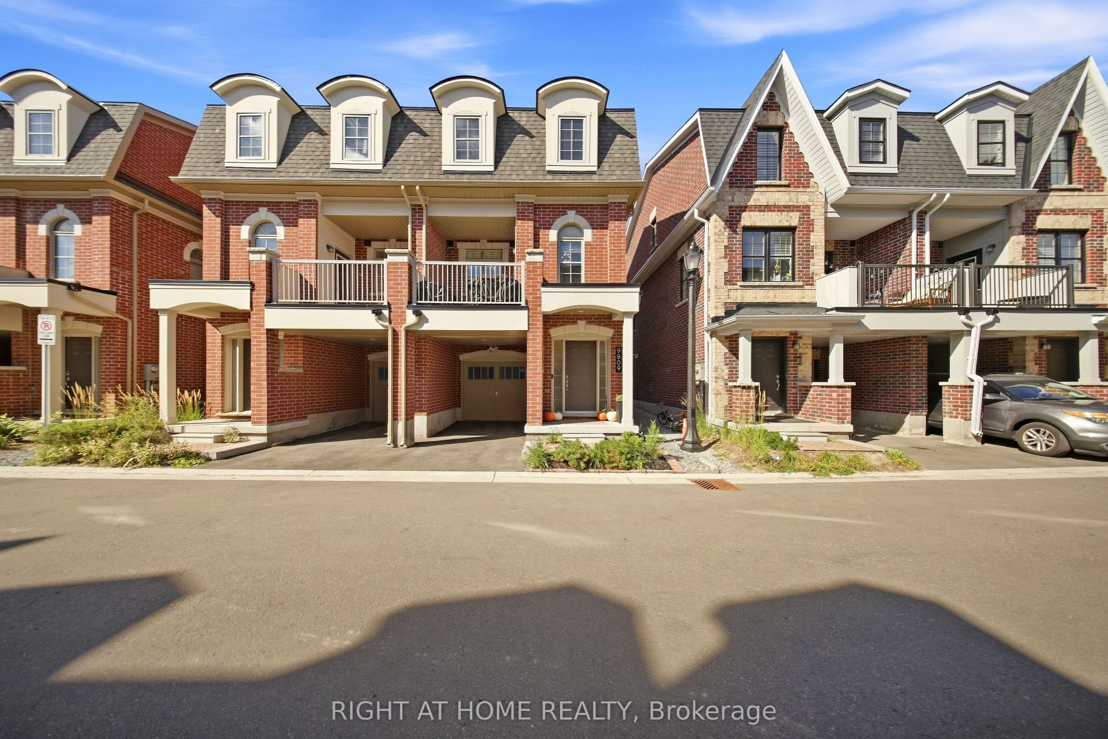 9809 Keele Street Property Photo 3