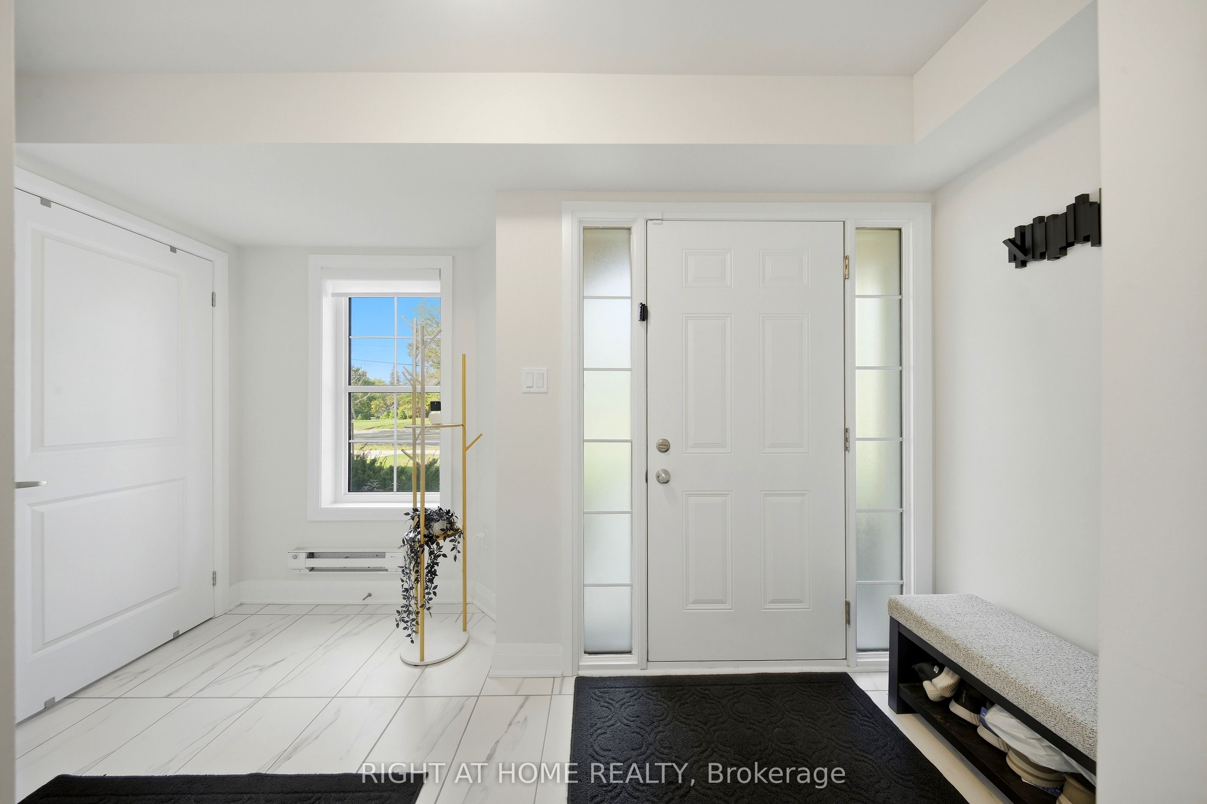 9809 Keele Street Property Photo 6