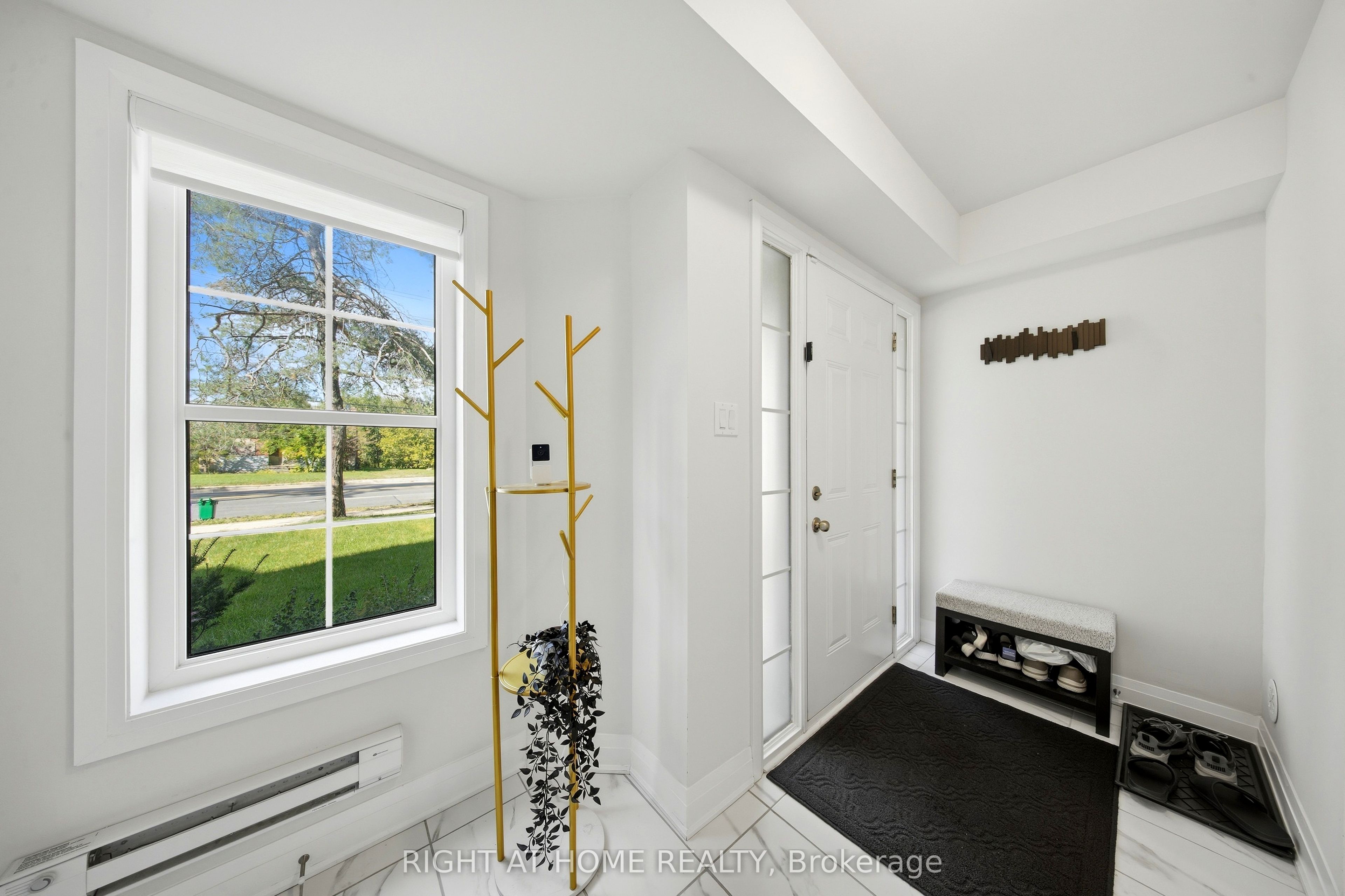 9809 Keele Street Property Photo 7