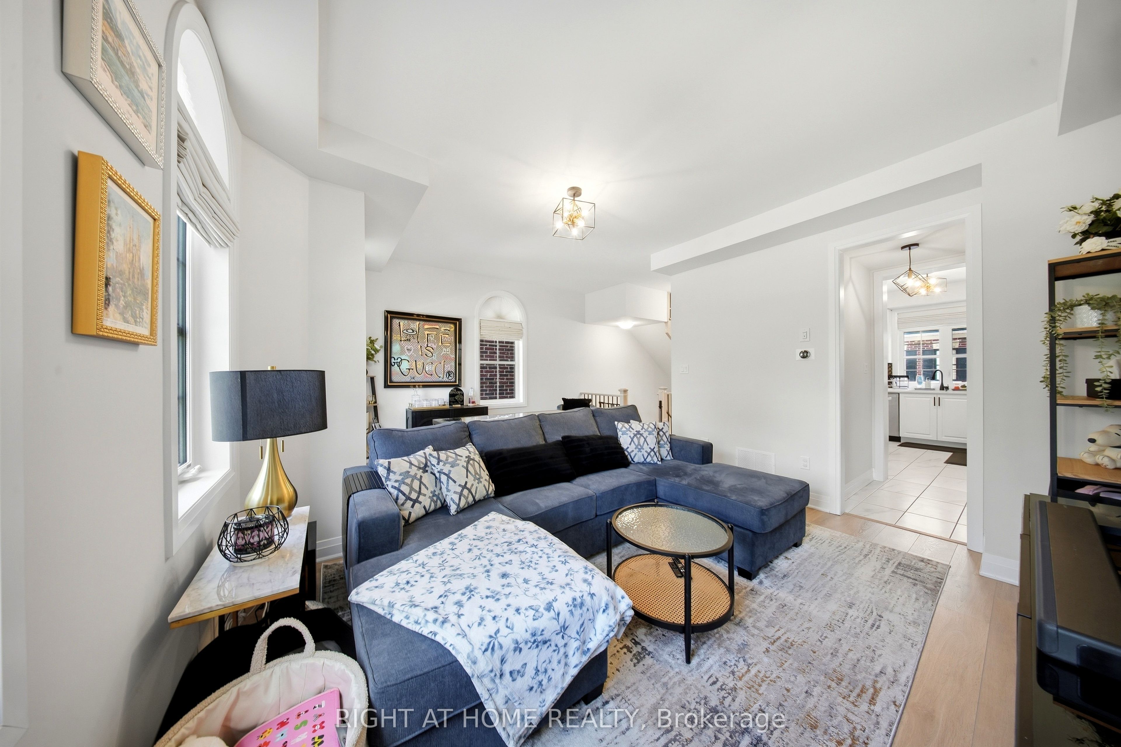 9809 Keele Street Property Photo 18