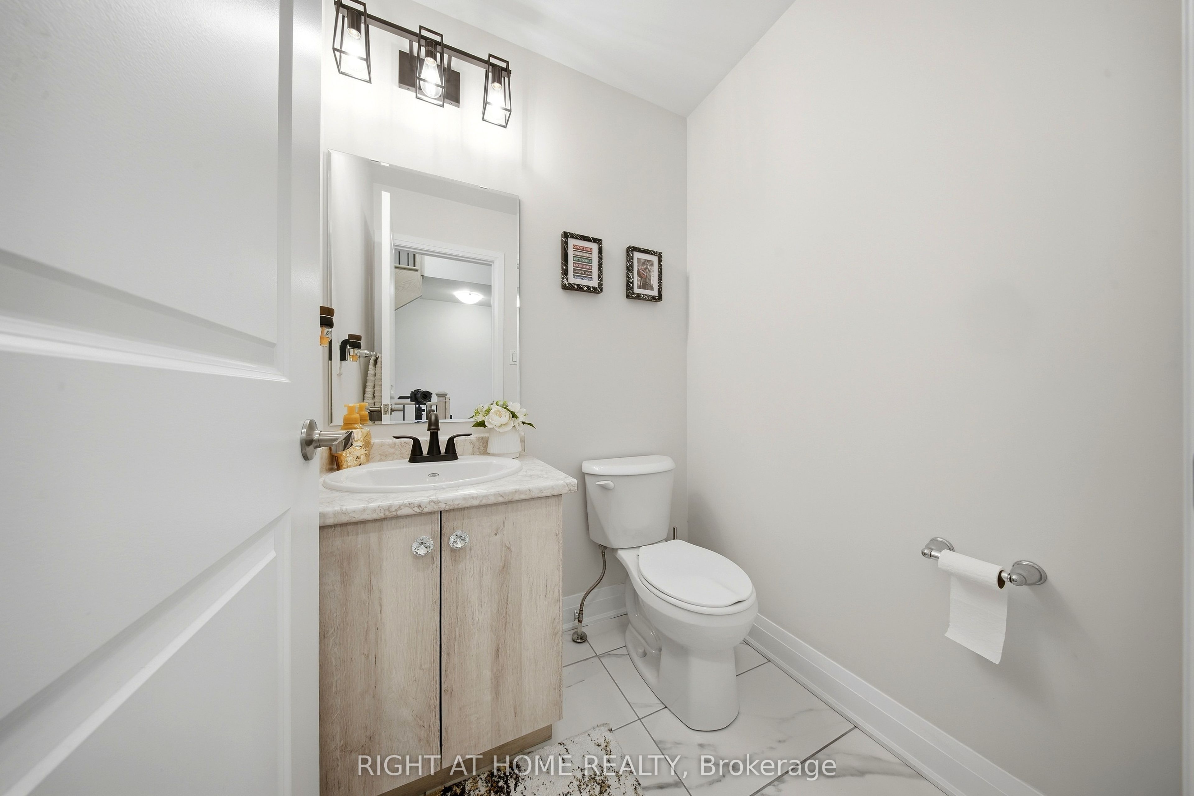 9809 Keele Street Property Photo 20