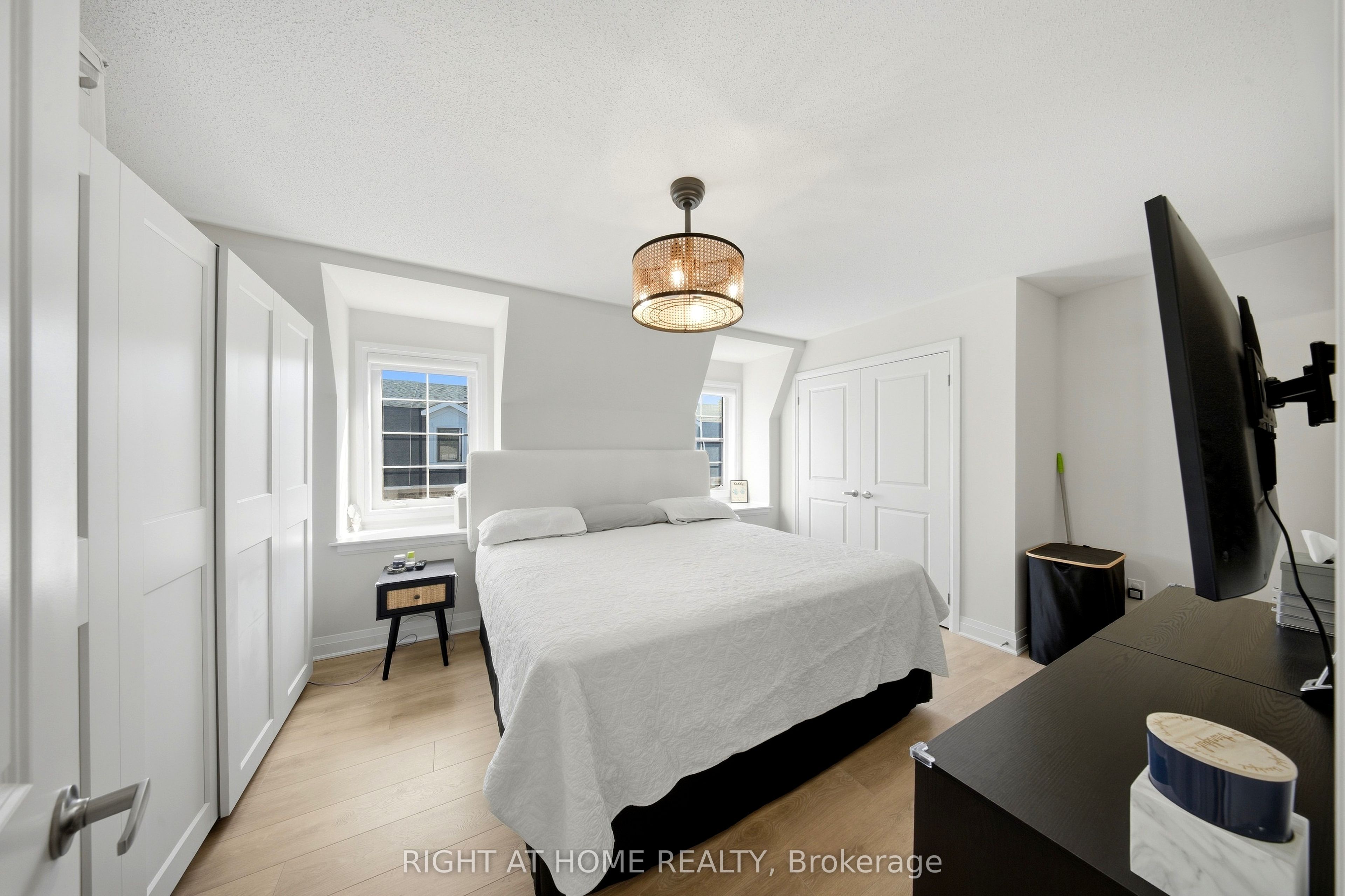 9809 Keele Street Property Photo 28