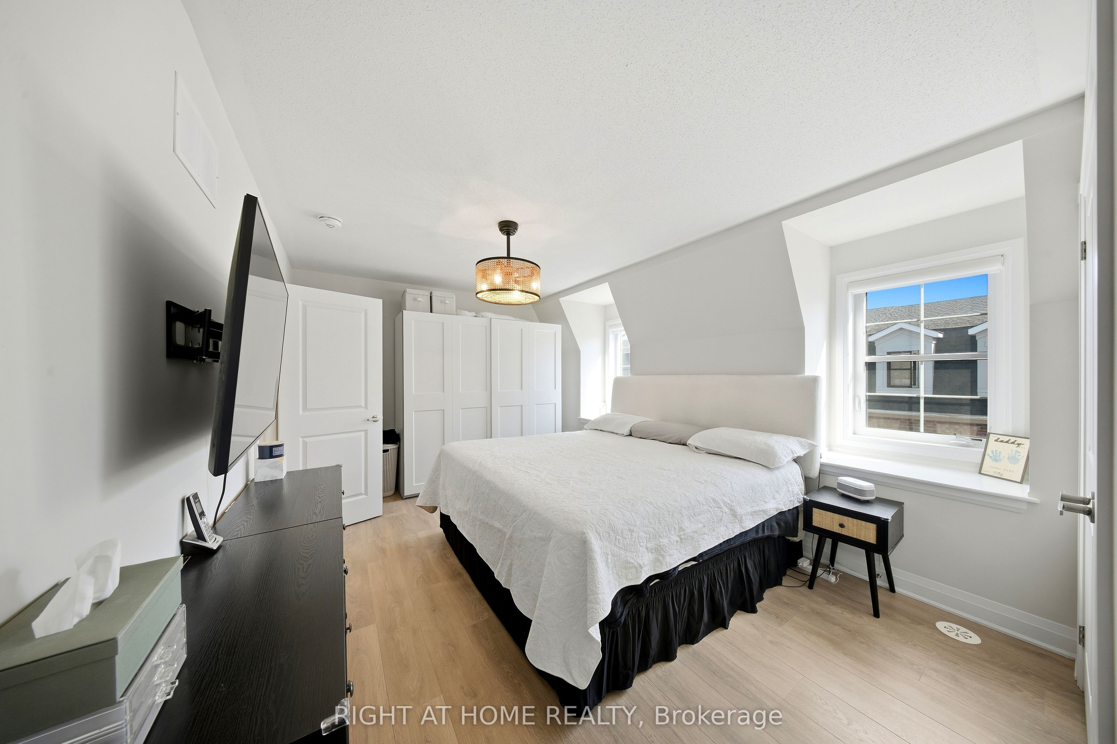 9809 Keele Street Property Photo 29